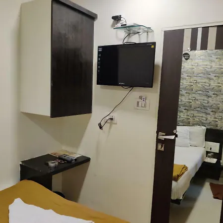 Golden Sagar - Kurla Hotel 3*
