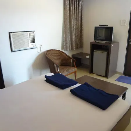 Pals Hotel 2*