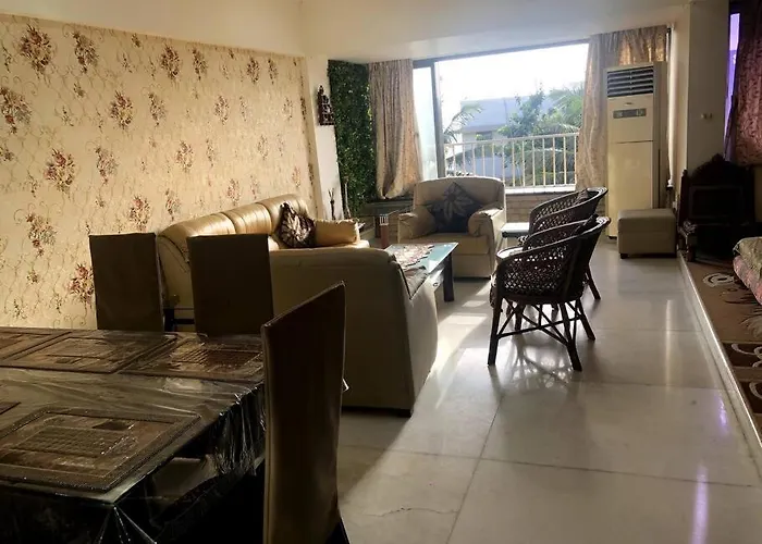 Sealink View Apartment Next To Hinduja Hospital