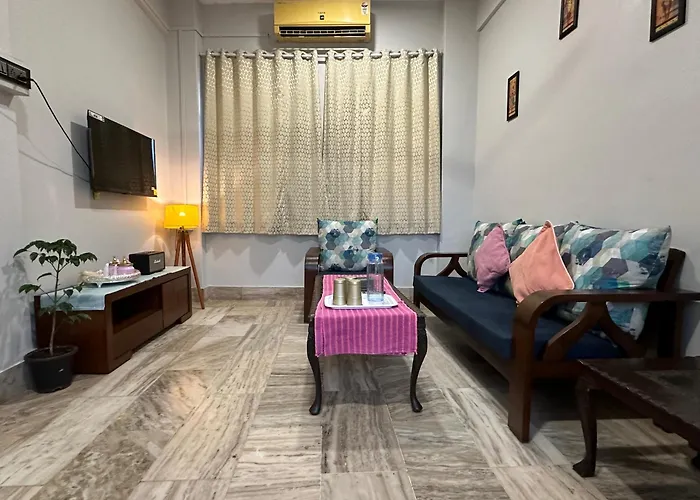 Spacious 2 Bhk Apartment With Balcony In Bandra