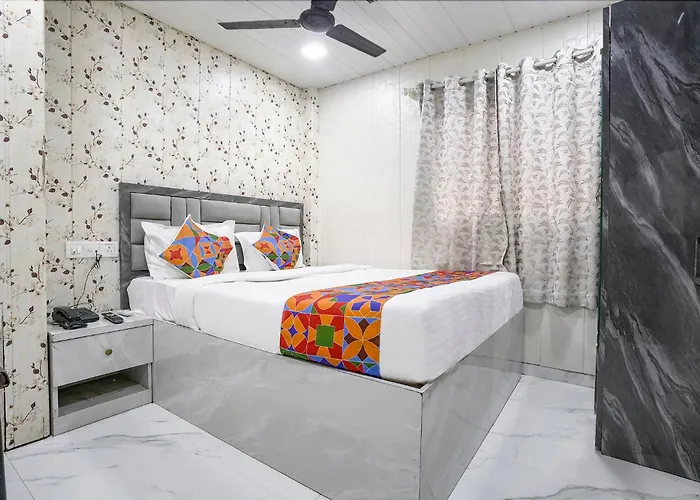 Fabhotel Hans Residency