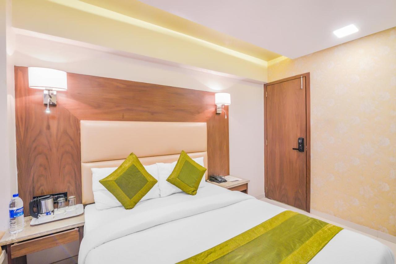 Oxford Powai Hotel 3*