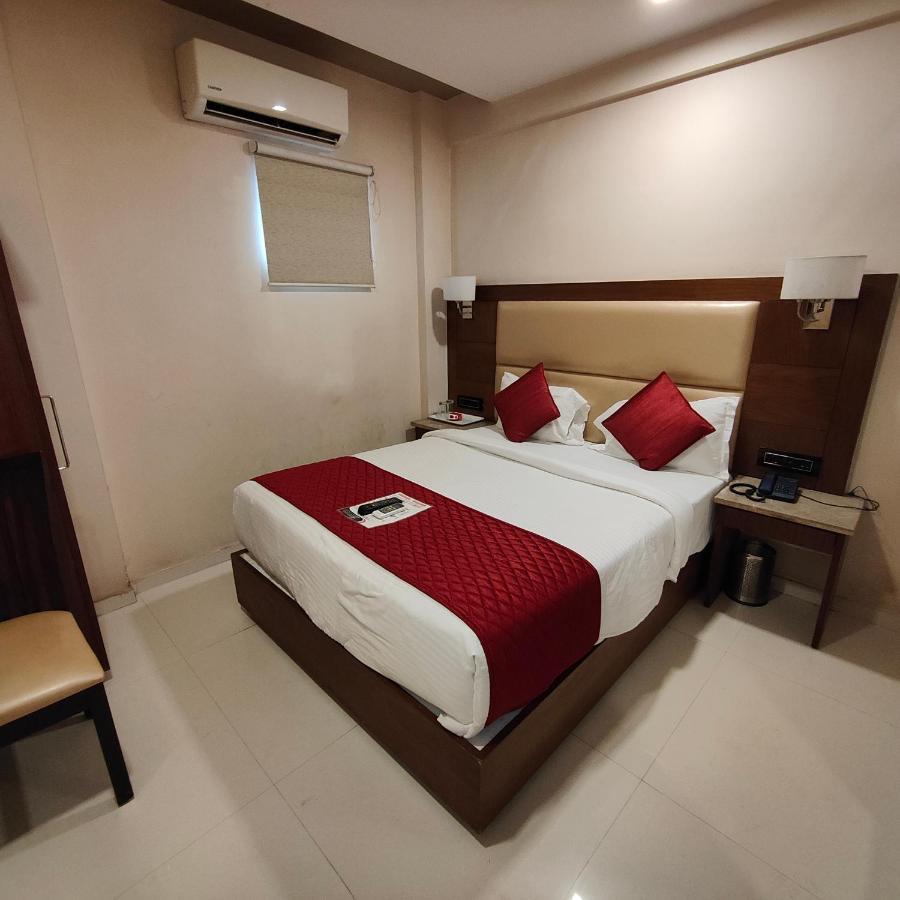 Oxford Powai Hotel 3*