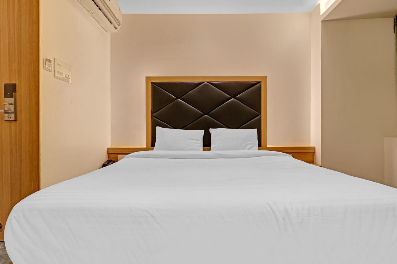 Capital O 84240 Galaxy Hotel 3*