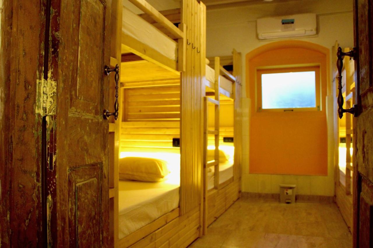 Gosolo Bandra * Mumbai