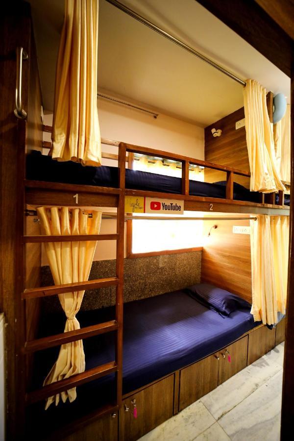 Maple Social Hubz-hostel Hostel Mumbai