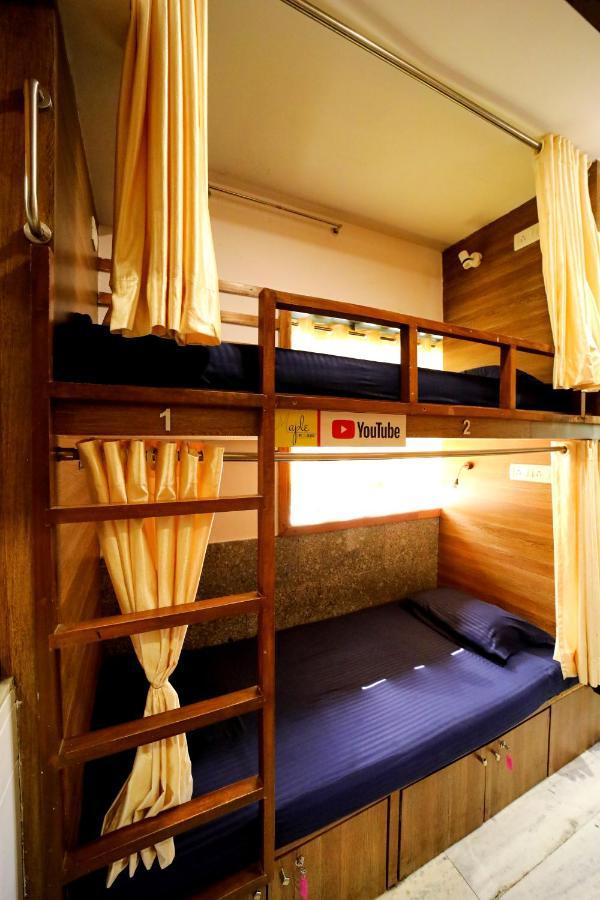 Maple Social Hubz-hostel Hostel Mumbai