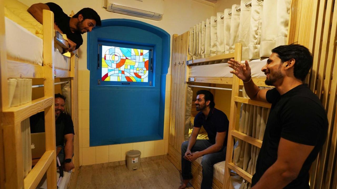 Hostel Gosolo Bandra Mumbai