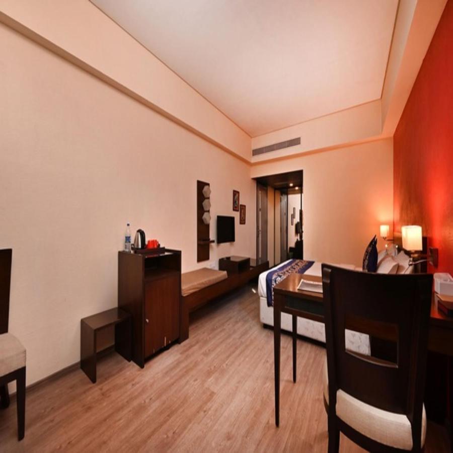 The Legend Hotel- Santacruz Near International Airport