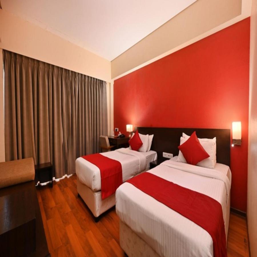 The Legend Hotel- Santacruz Near International Airport 3* Mumbai