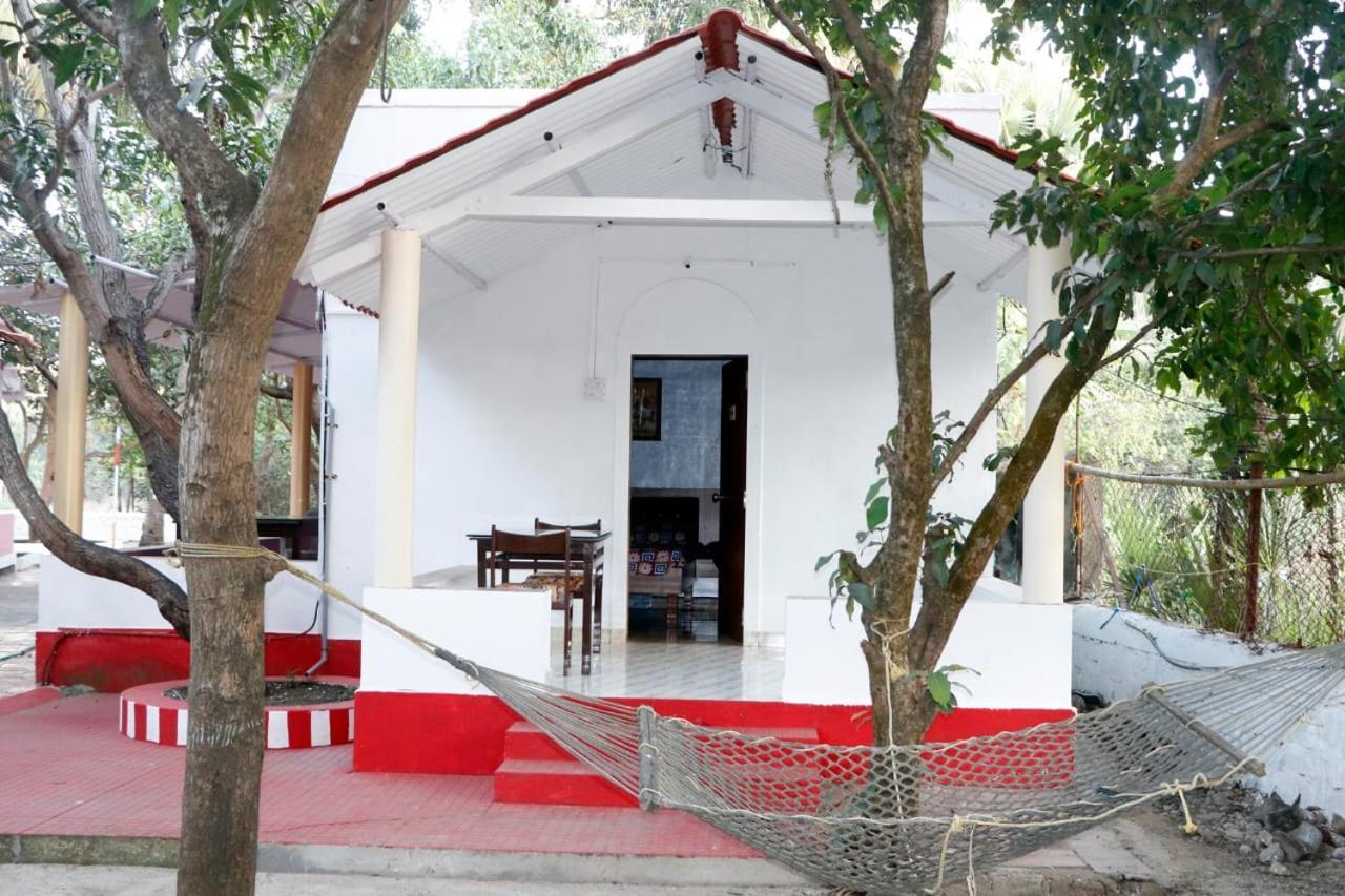 Hotel White Manori Malad West