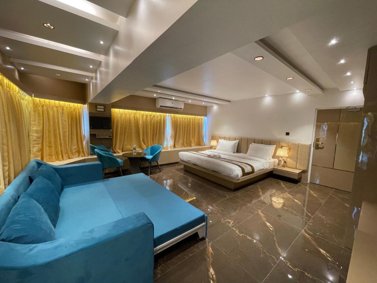 Home2 Renaissance Club Hotel Mumbai