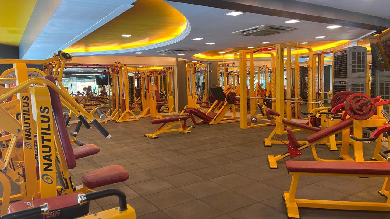 Home2 Renaissance Club Hotel Mumbai