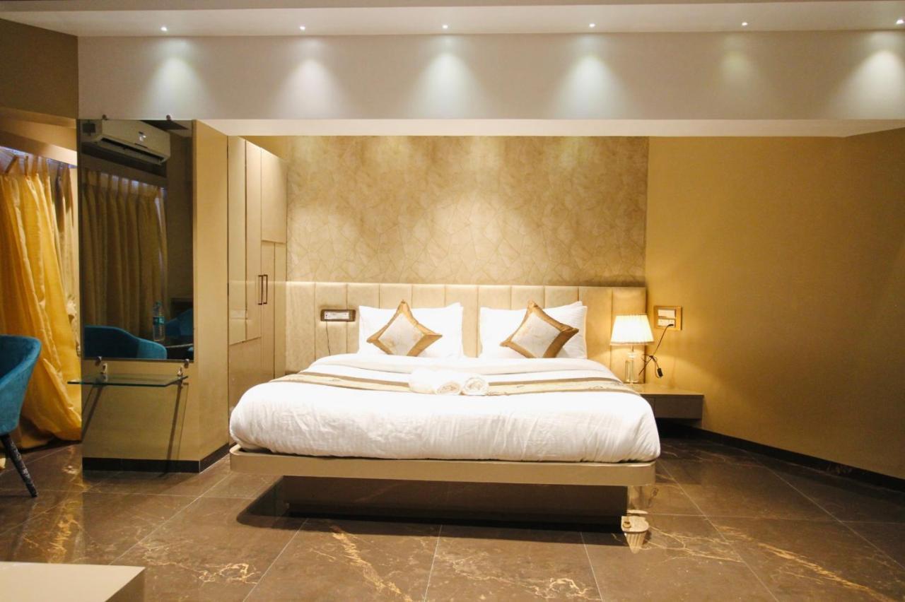 Home2 Renaissance Club Hotel