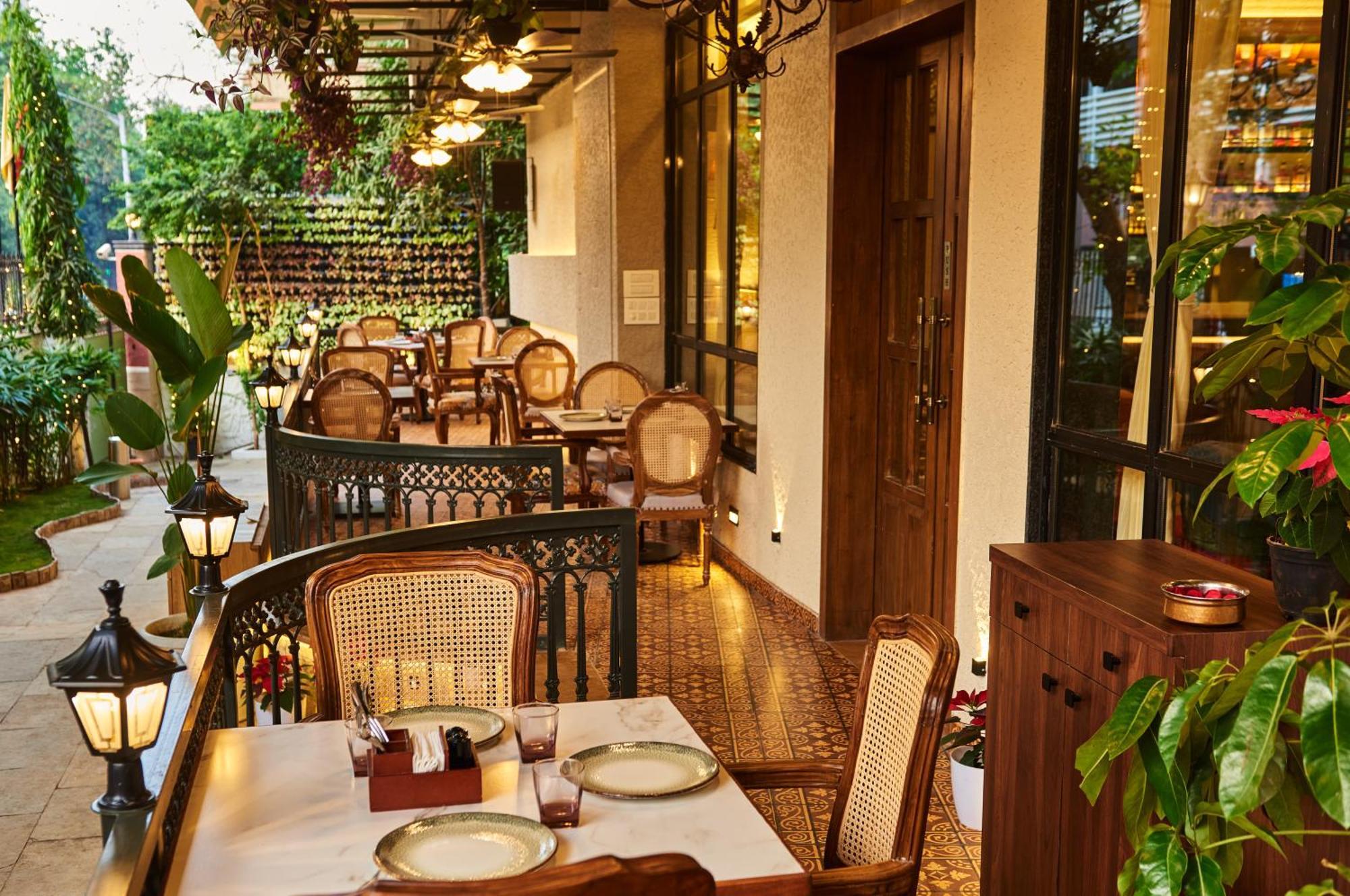 Arnna-goregaon Hotel 4*