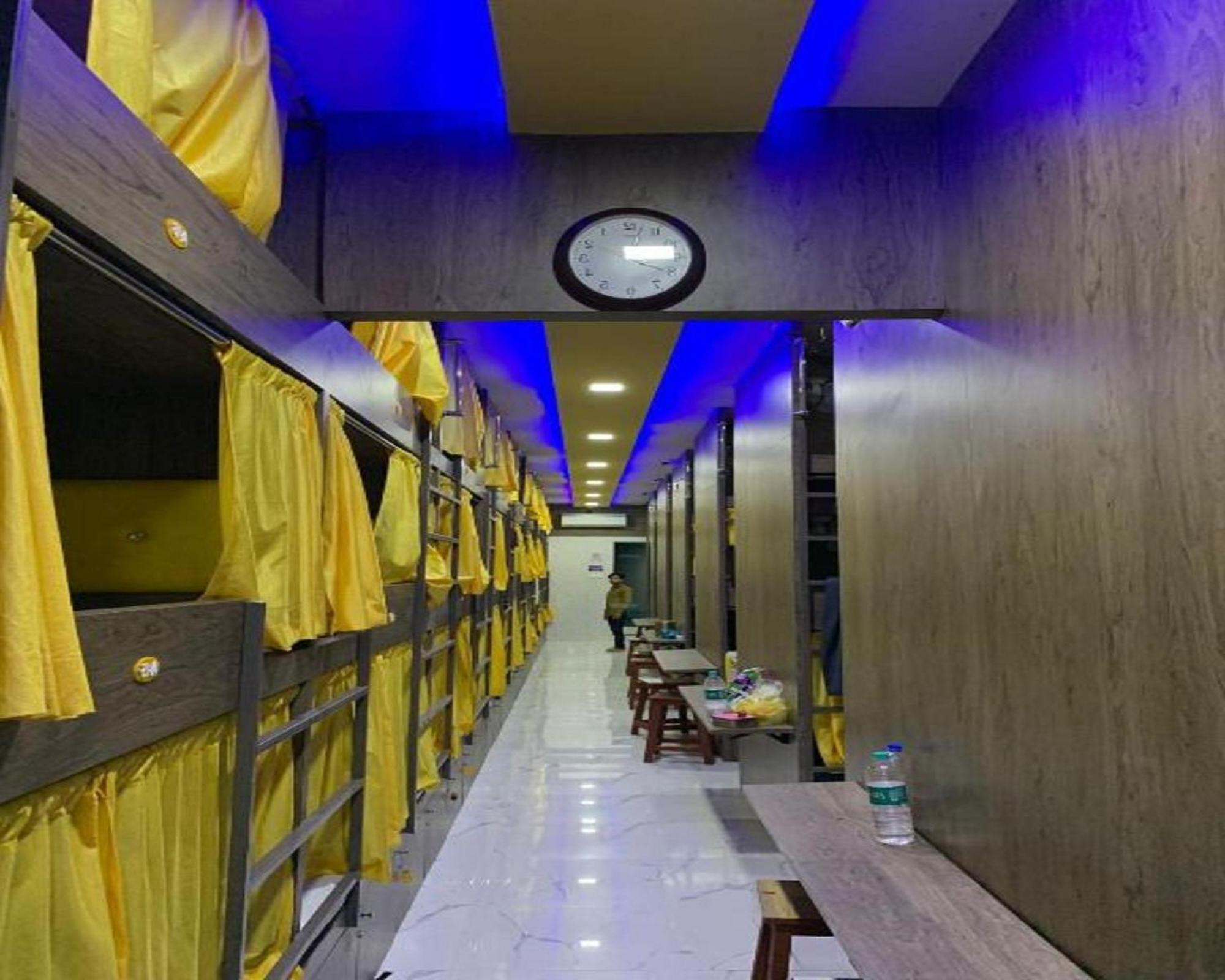 Neenava Asalpha Hostel Mumbai
