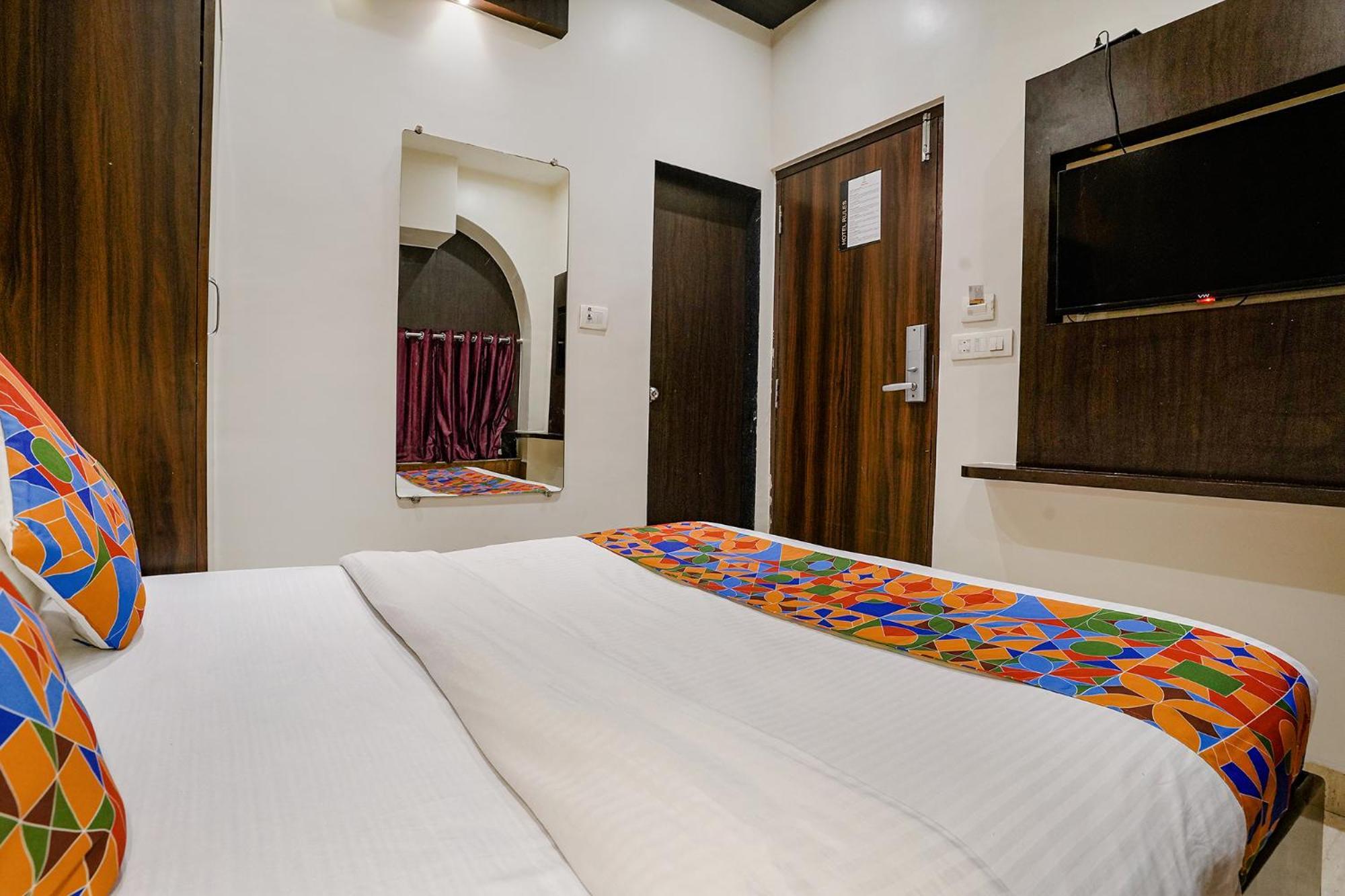 Fabexpress Abad - 700m From Gateway Of India Hotel Bombaim