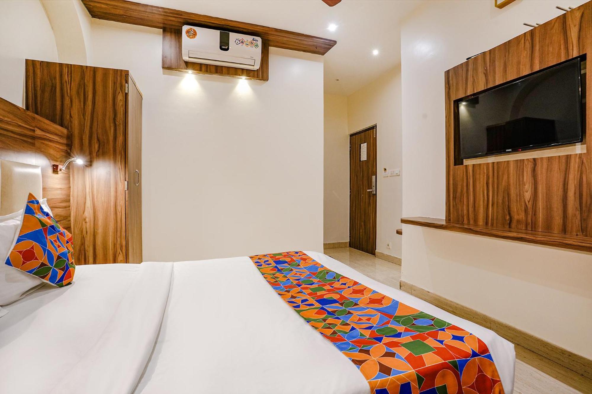 Fabexpress Abad - 700m From Gateway Of India Hotel Bombaim
