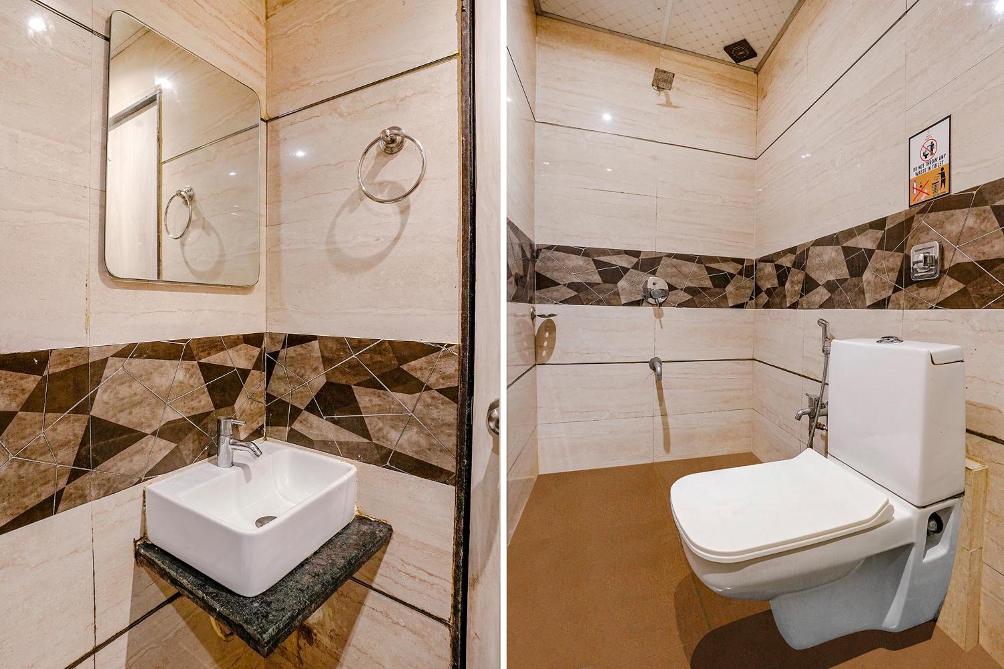 Hotel Fabexpress Abad - 700m From Gateway Of India Bombaim