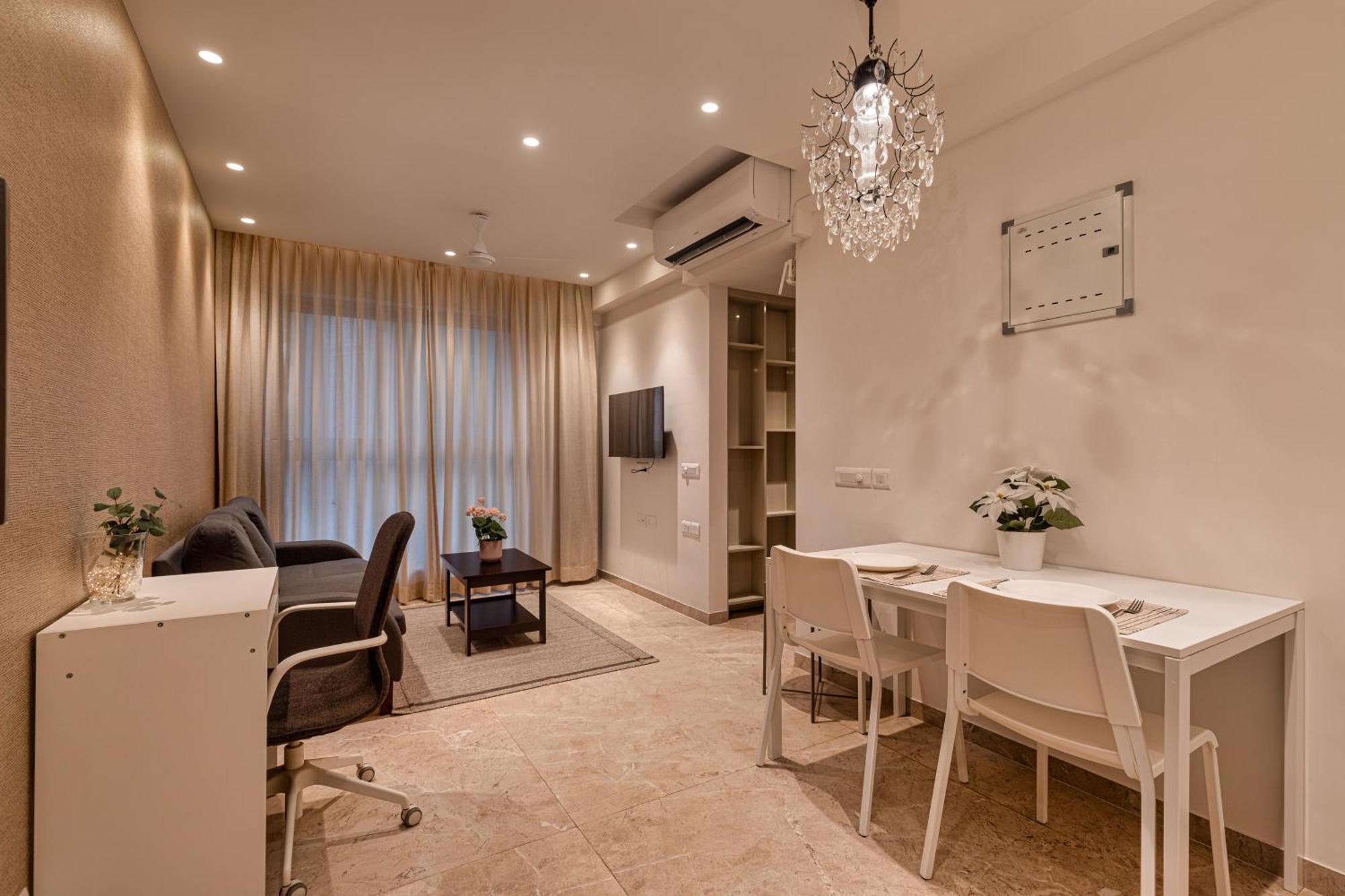 Entire One Bedroom - Hiranandani Gardens, Powai Bombaim
