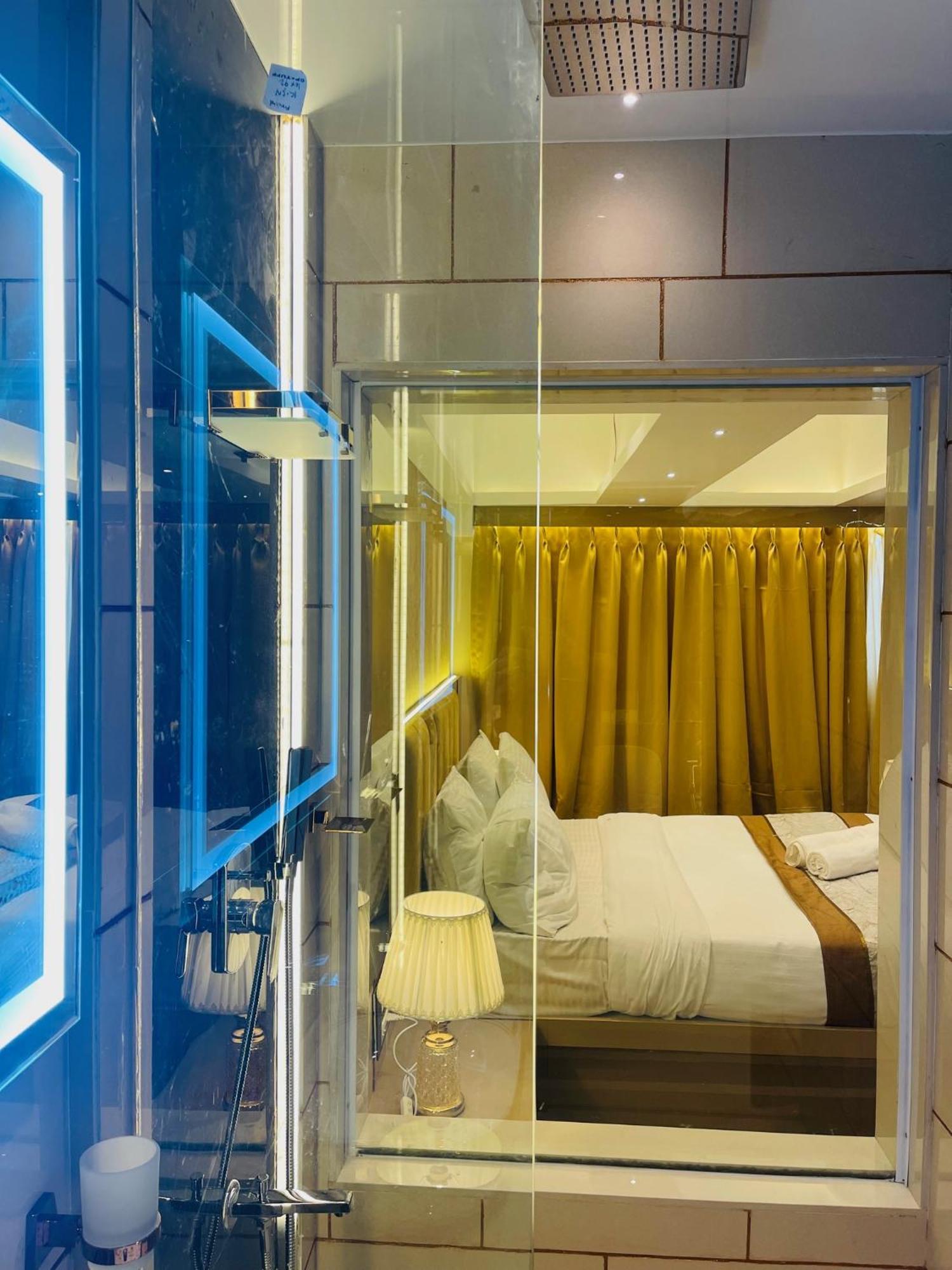 Home2 Renaissance Club 4* Mumbai