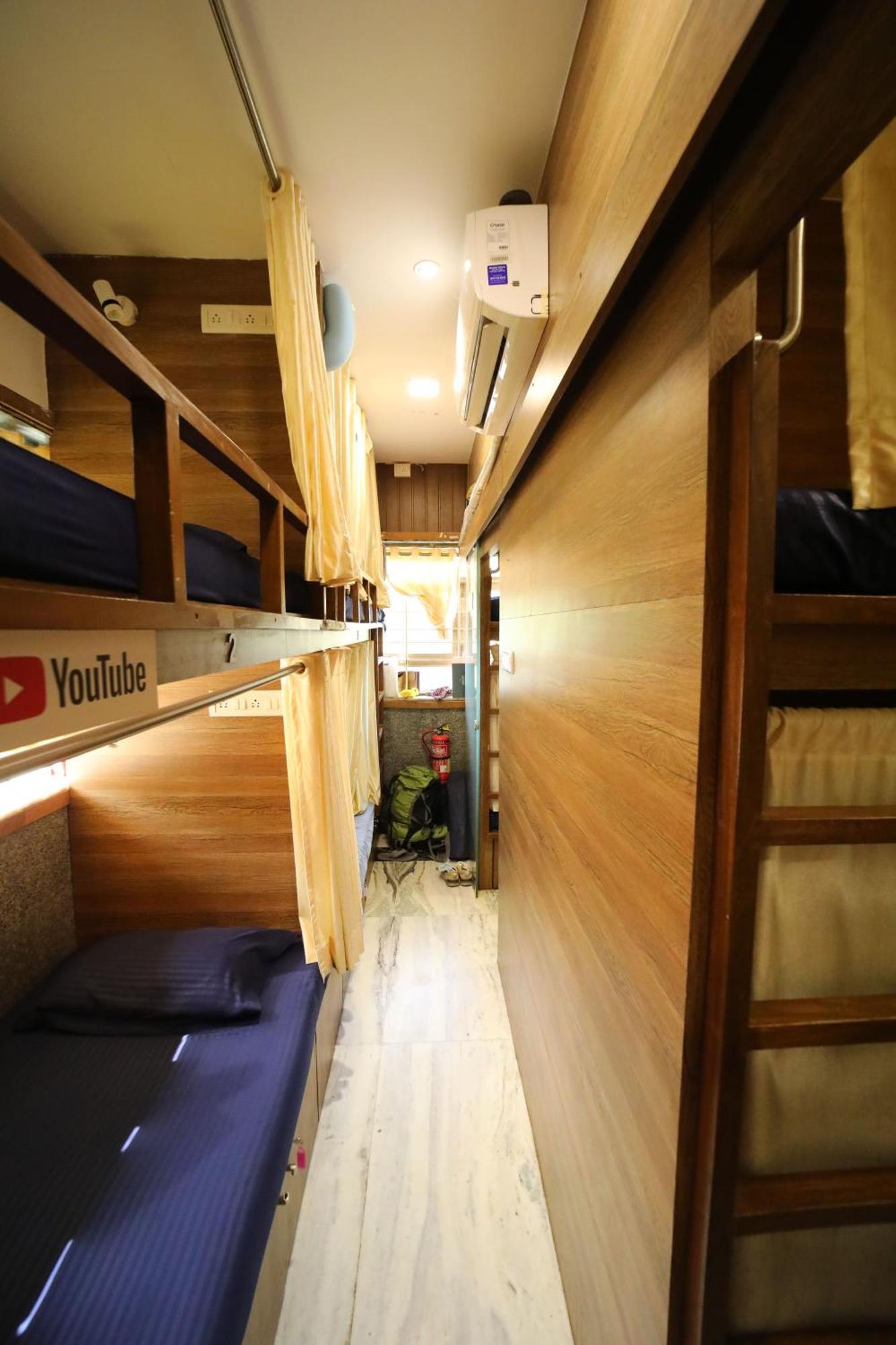 Maple Social Hubz-hostel Hostel *