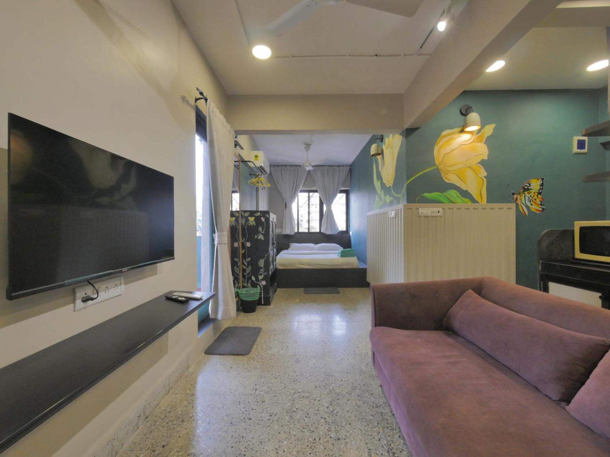 Queenie - Bandra West Apartment *
