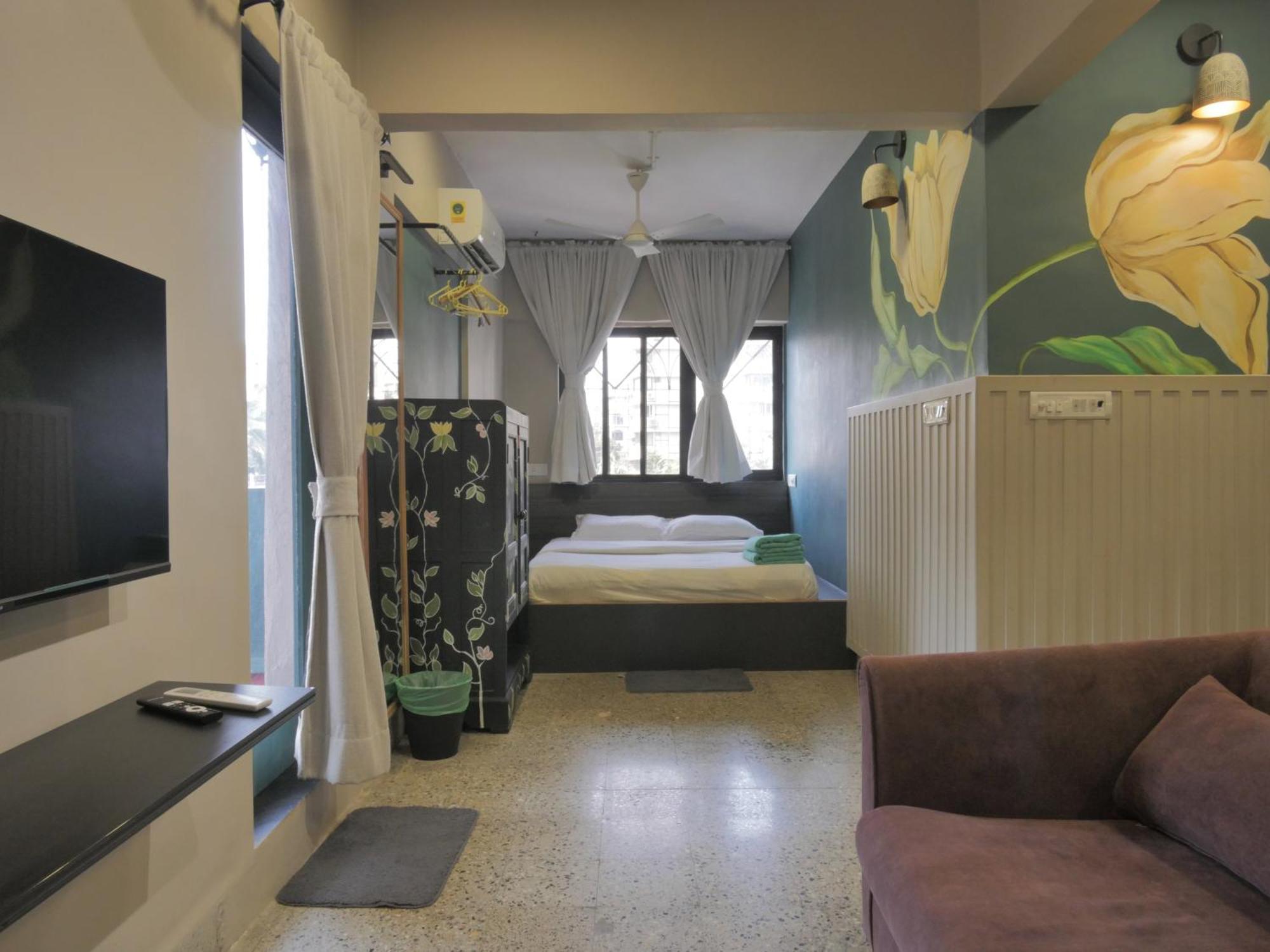 Queenie - Bandra West Apartment Mumbai