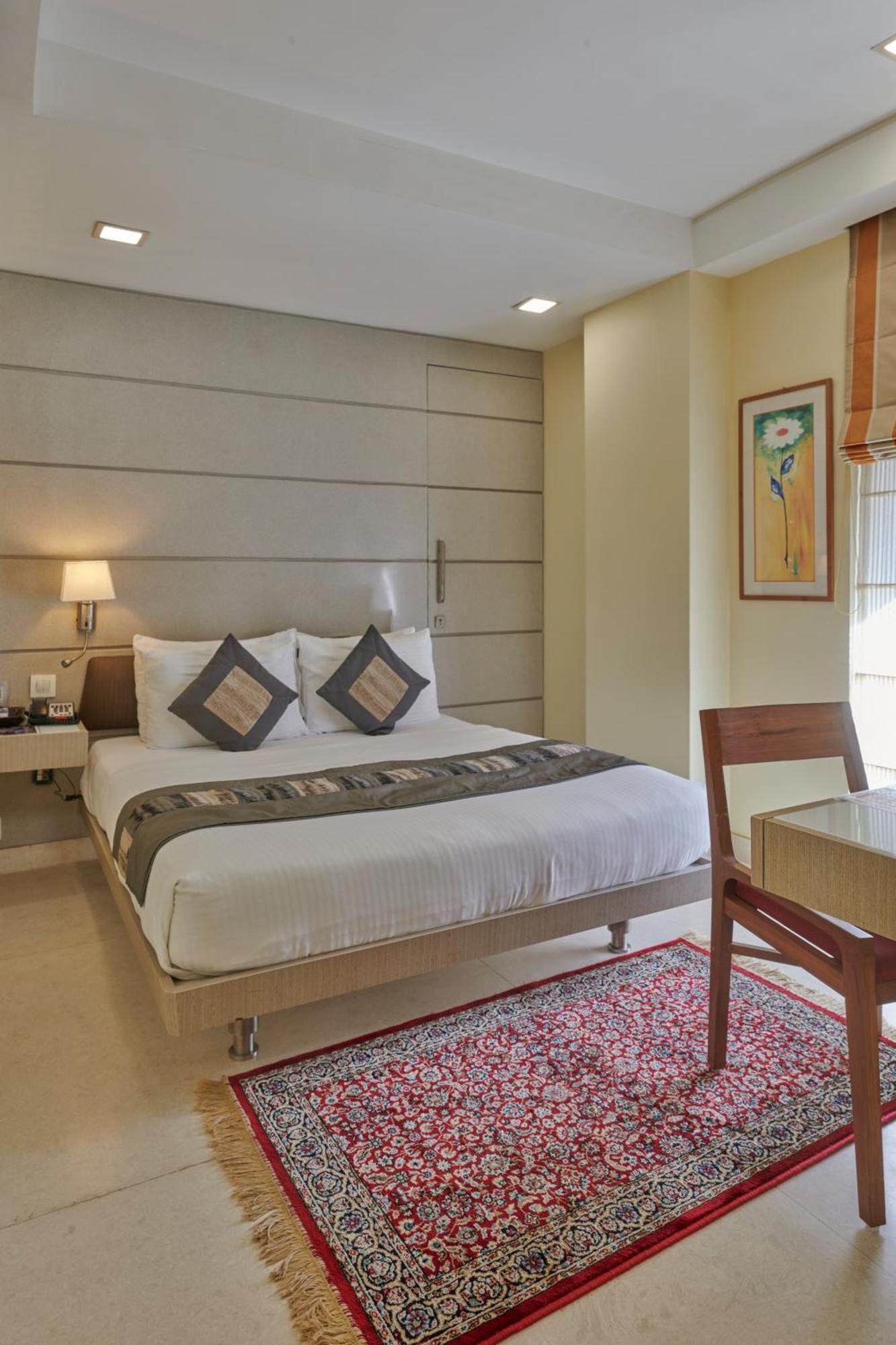 Residency Hotel 3*