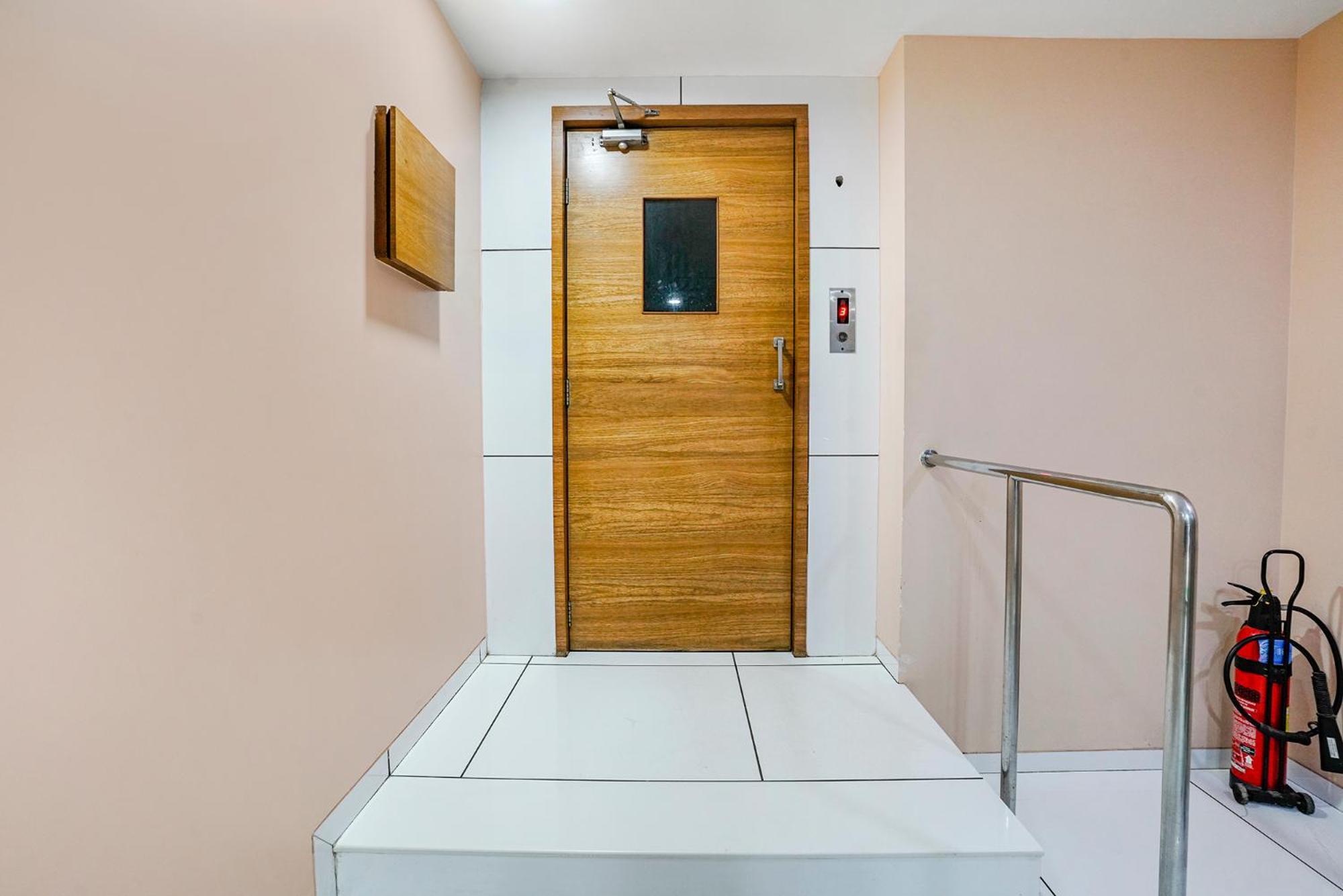 Hotel Fabhotel Neelkamal - Chembur