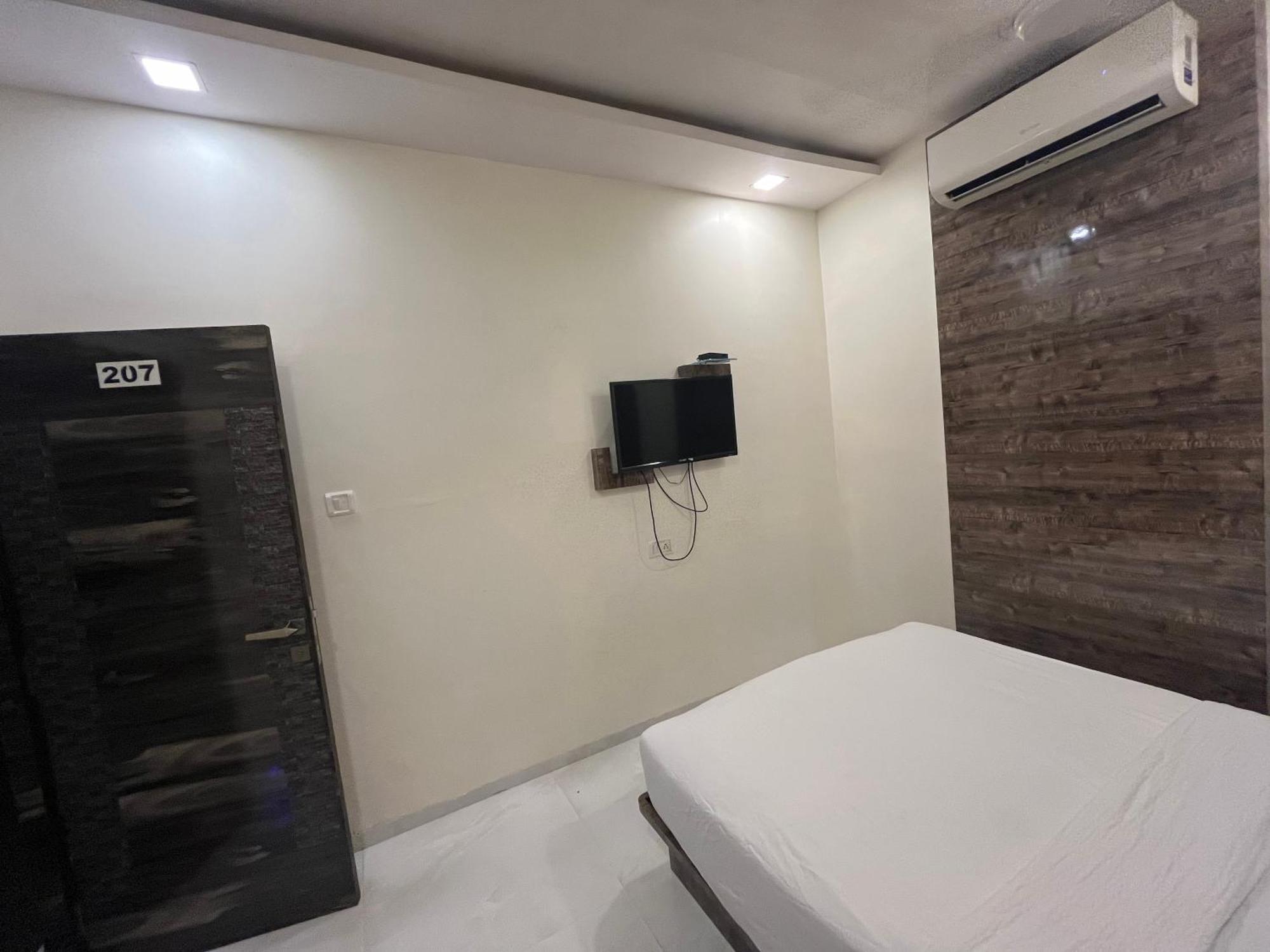 Hotel Magnetic Terminal-2 3*