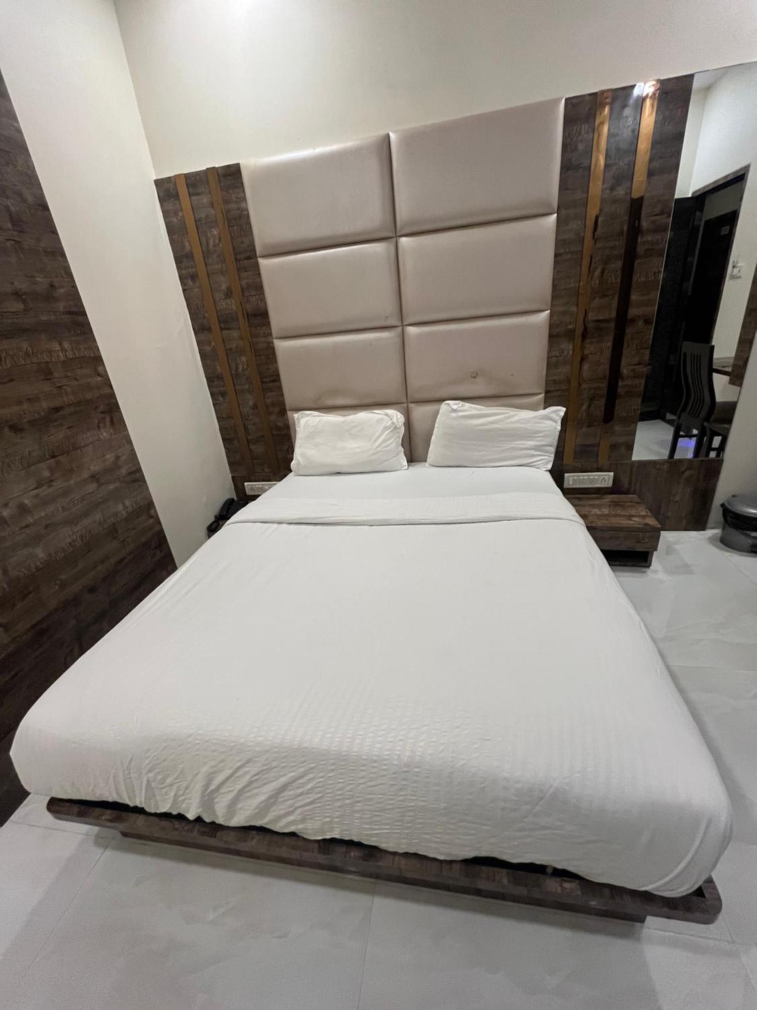 Magnetic Terminal-2 Hotel