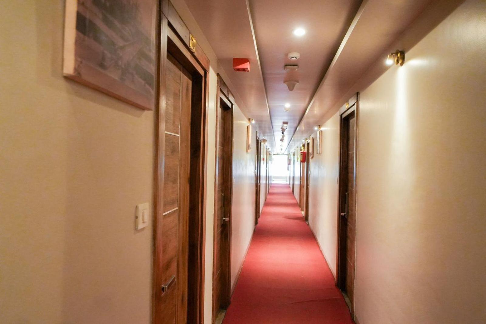 Amber Choice International Airport Hotel 3*