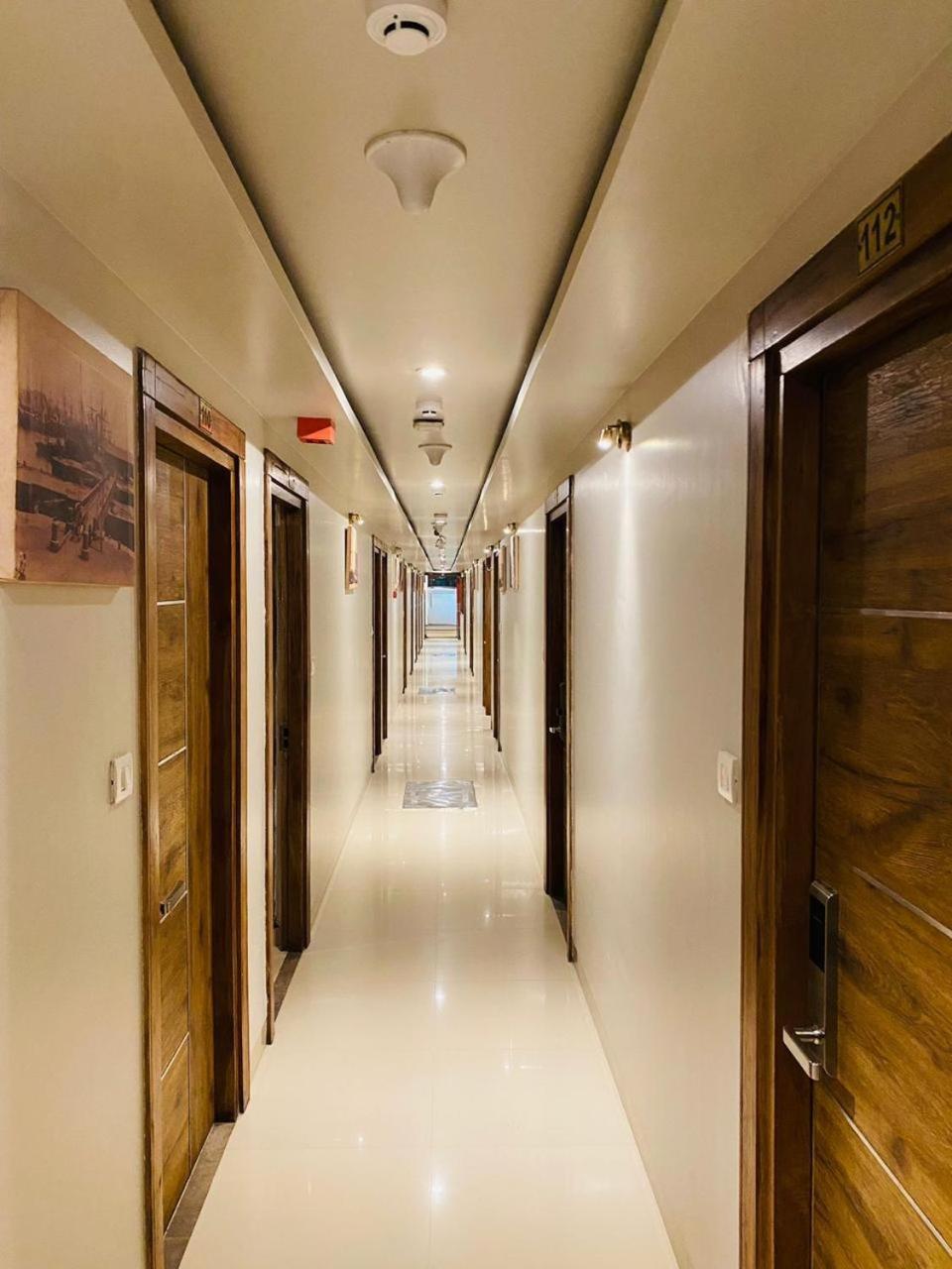 Amber Choice International Airport Mumbai