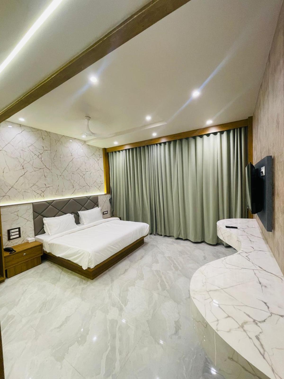 Amber Choice International Airport Mumbai