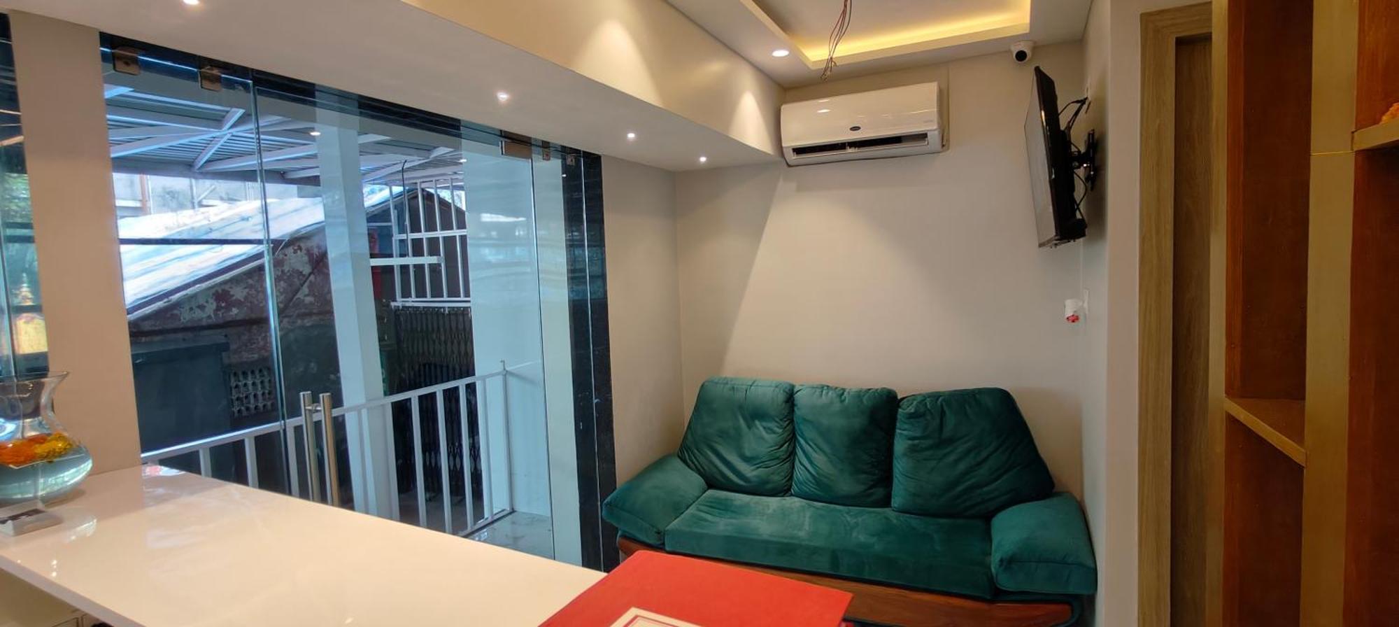 Grand Dyad - Near Kokilaben Hospital Andheri West