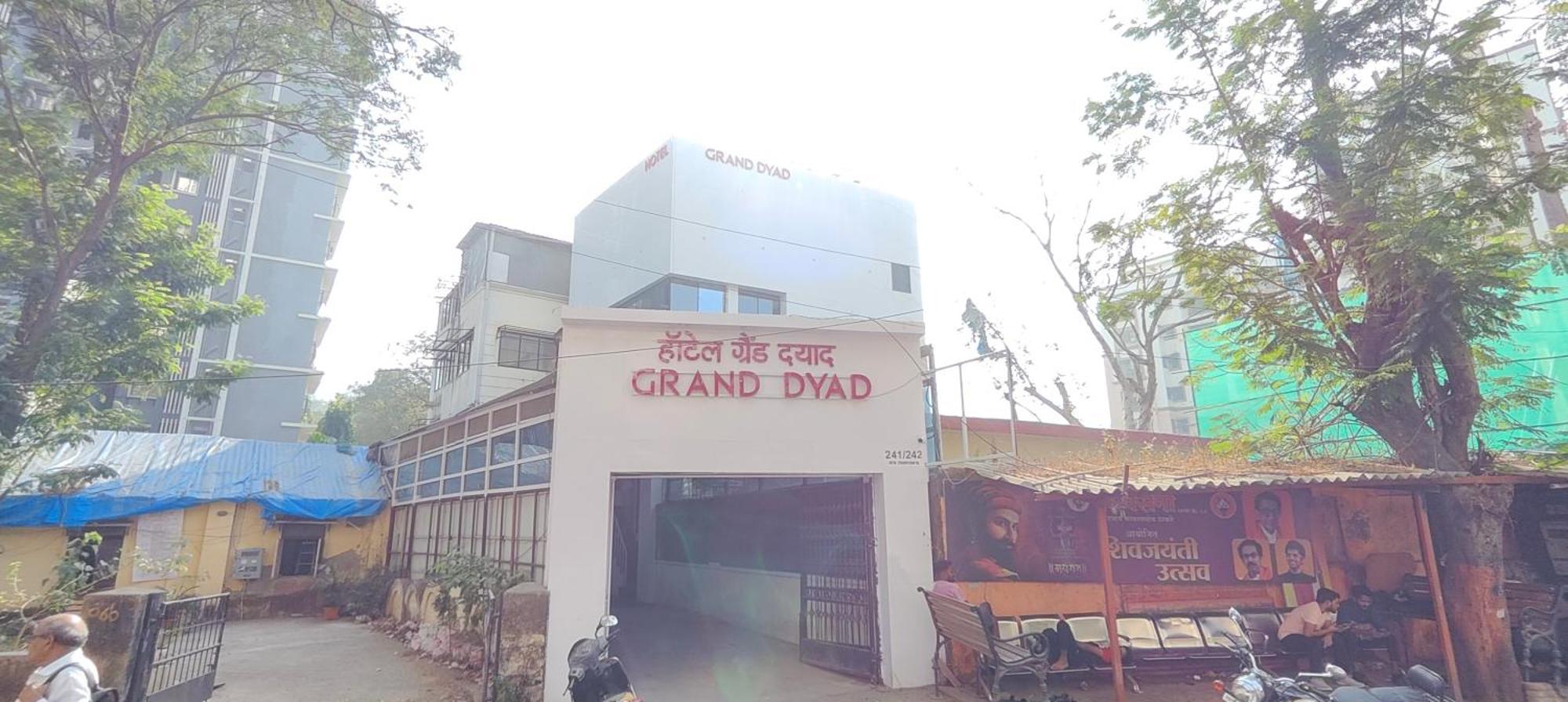 Hotel Grand Dyad - Near Kokilaben Hospital Andheri West