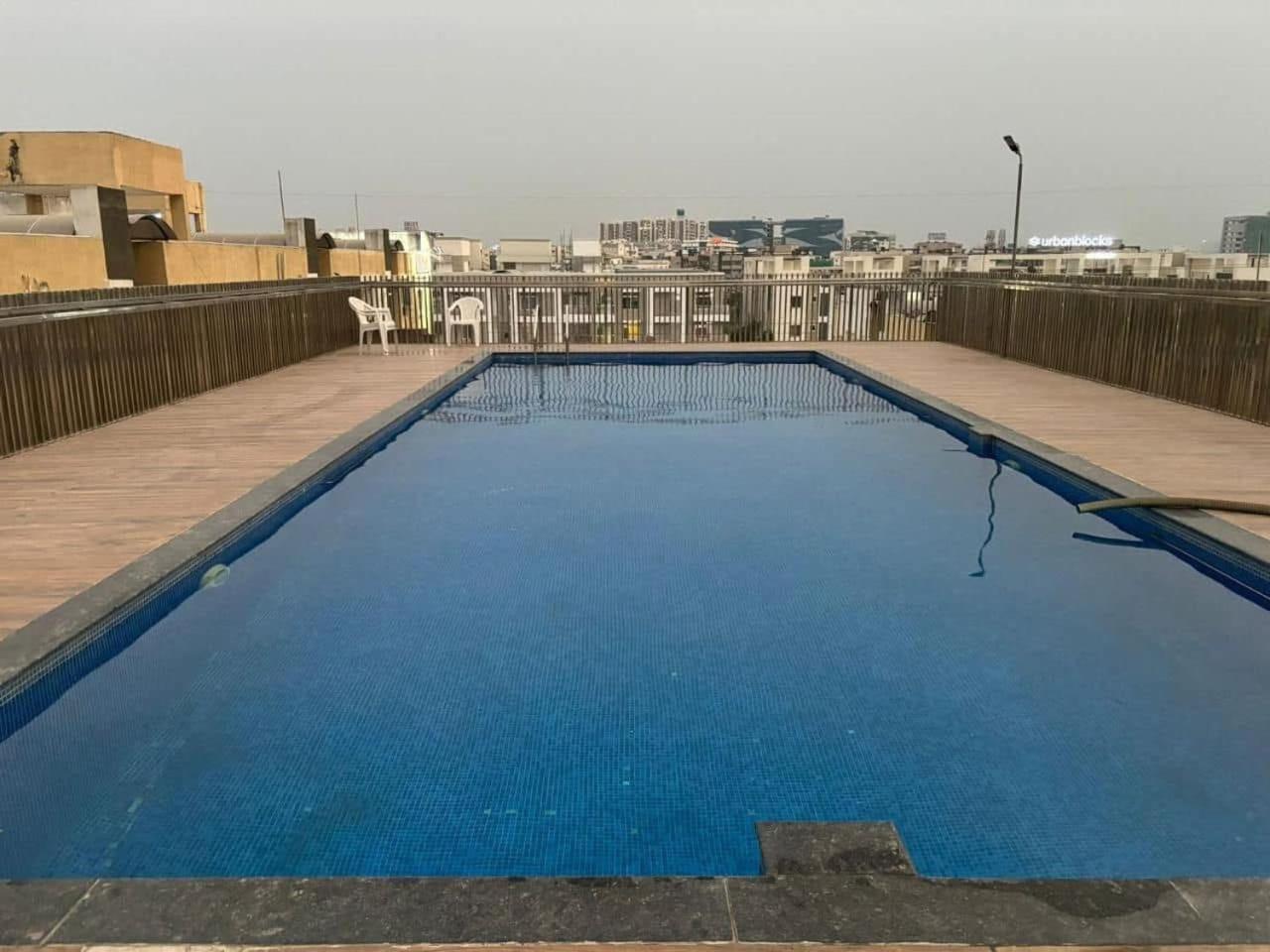 Laxmi Prabha Raheja Apartment *