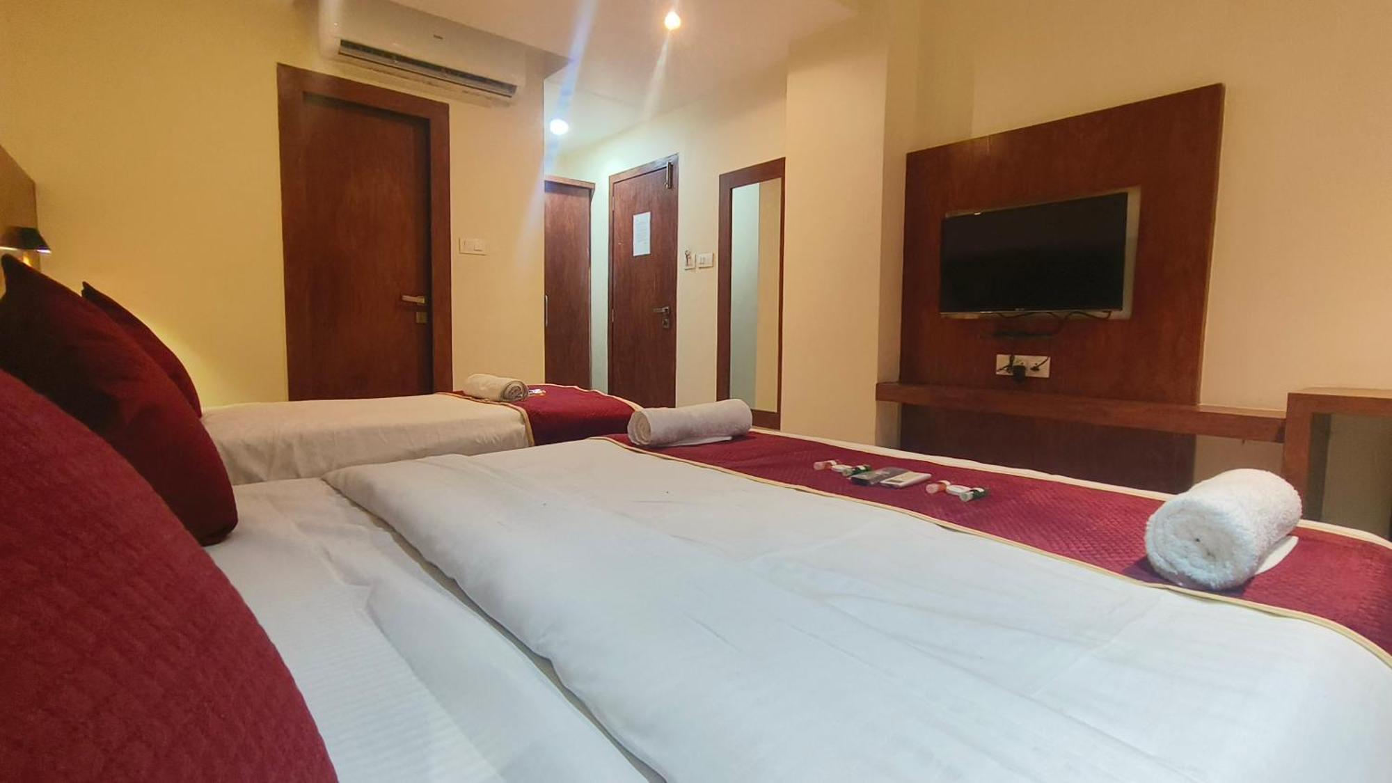 Ashraya International Hotel 3*