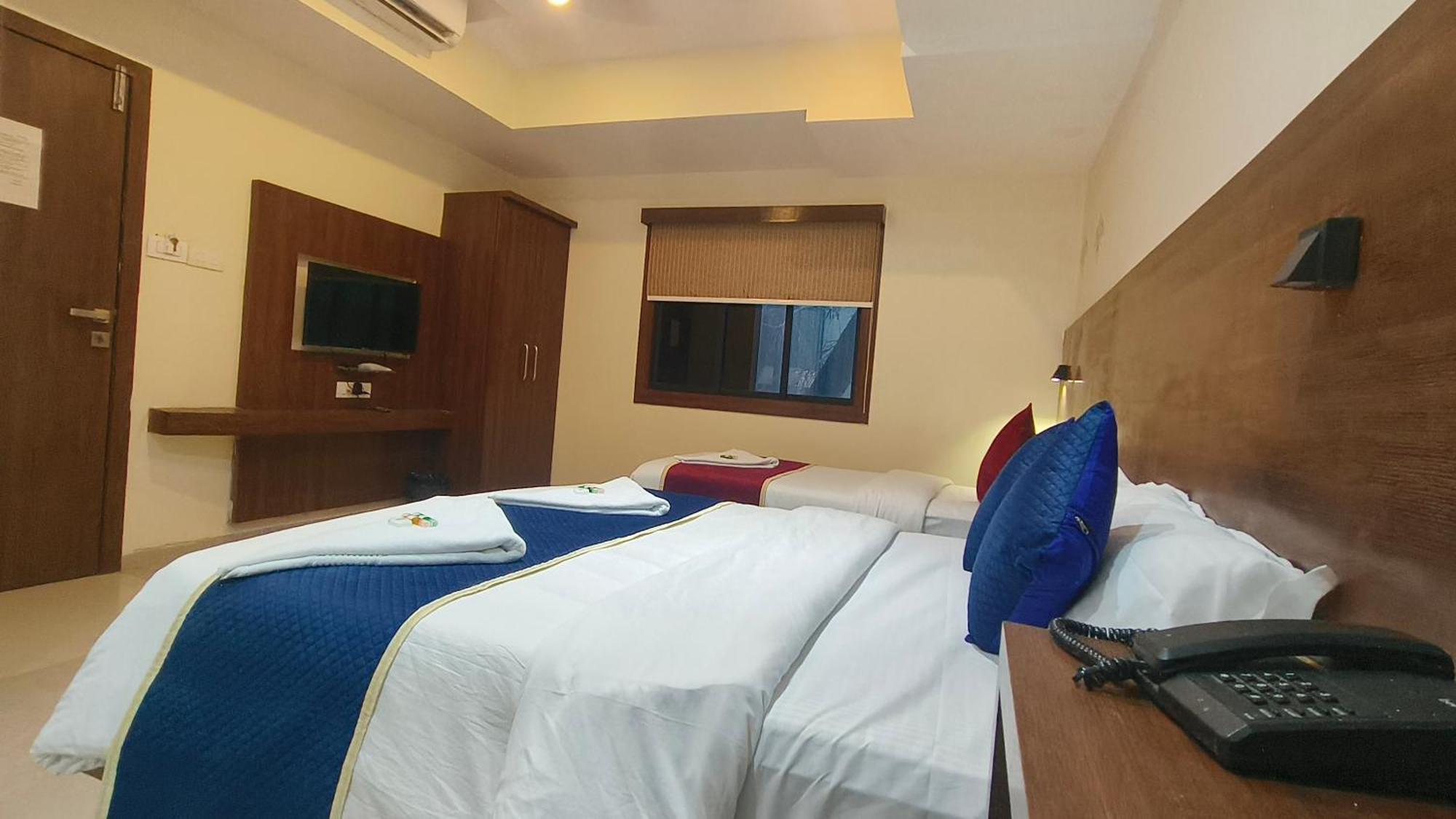 Ashraya International Hotel 3*