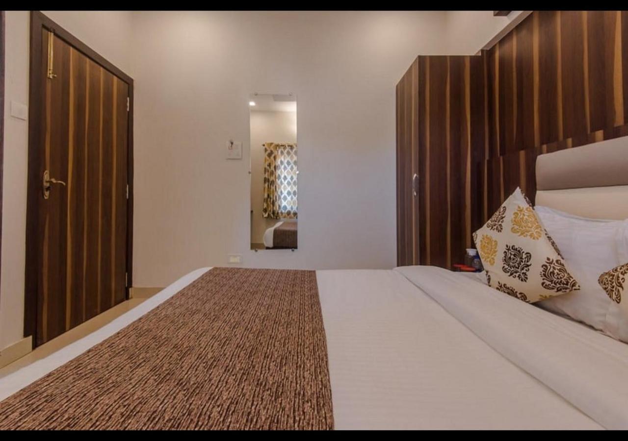 Golden Palms Hotel Mumbai