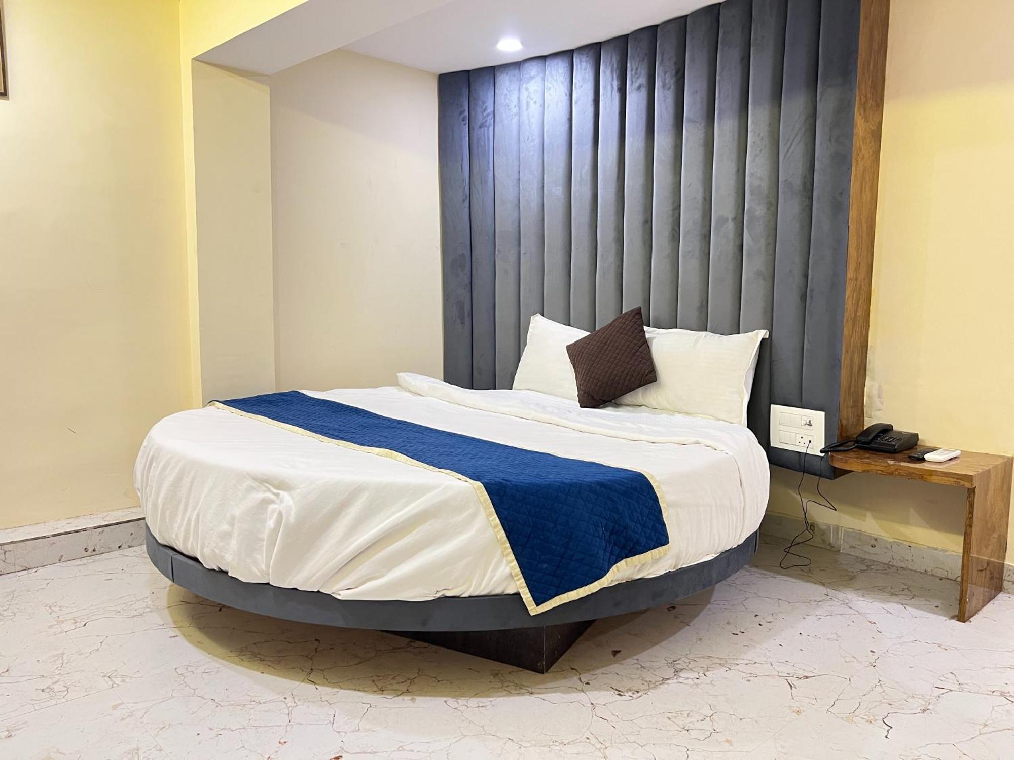 Crystal Goregaon West Link Road, 4* Mumbai