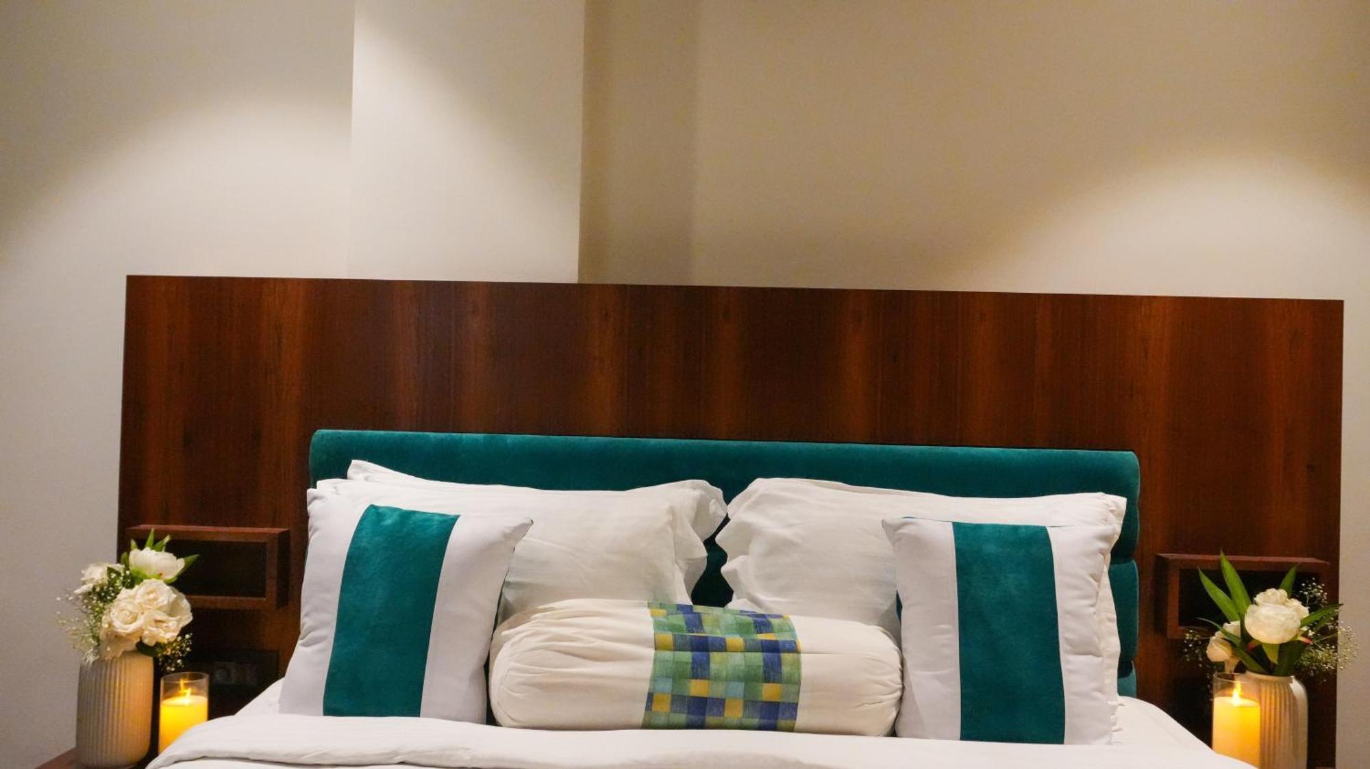 Club Emerald 3* Mumbai