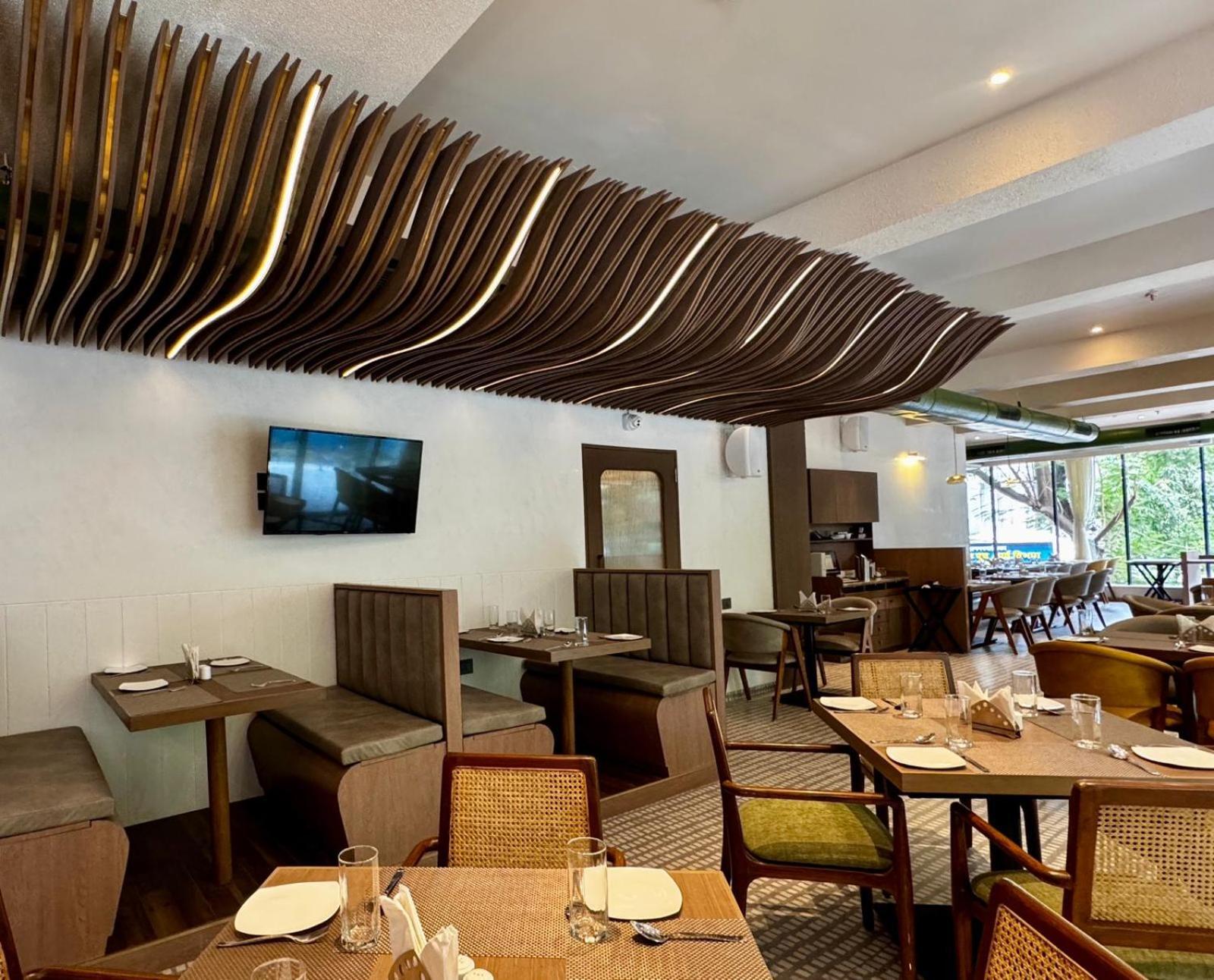 Galaxy Beacon Hotel, Santacruz ,mumbai 4* Mumbai