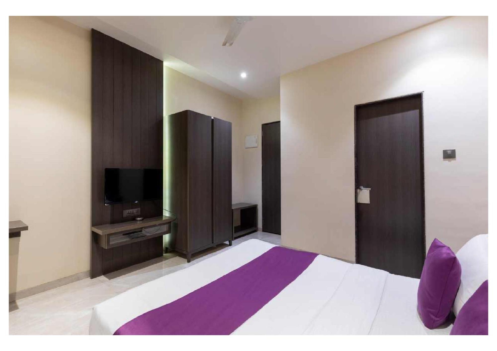 Oyster By Glitz Hotel