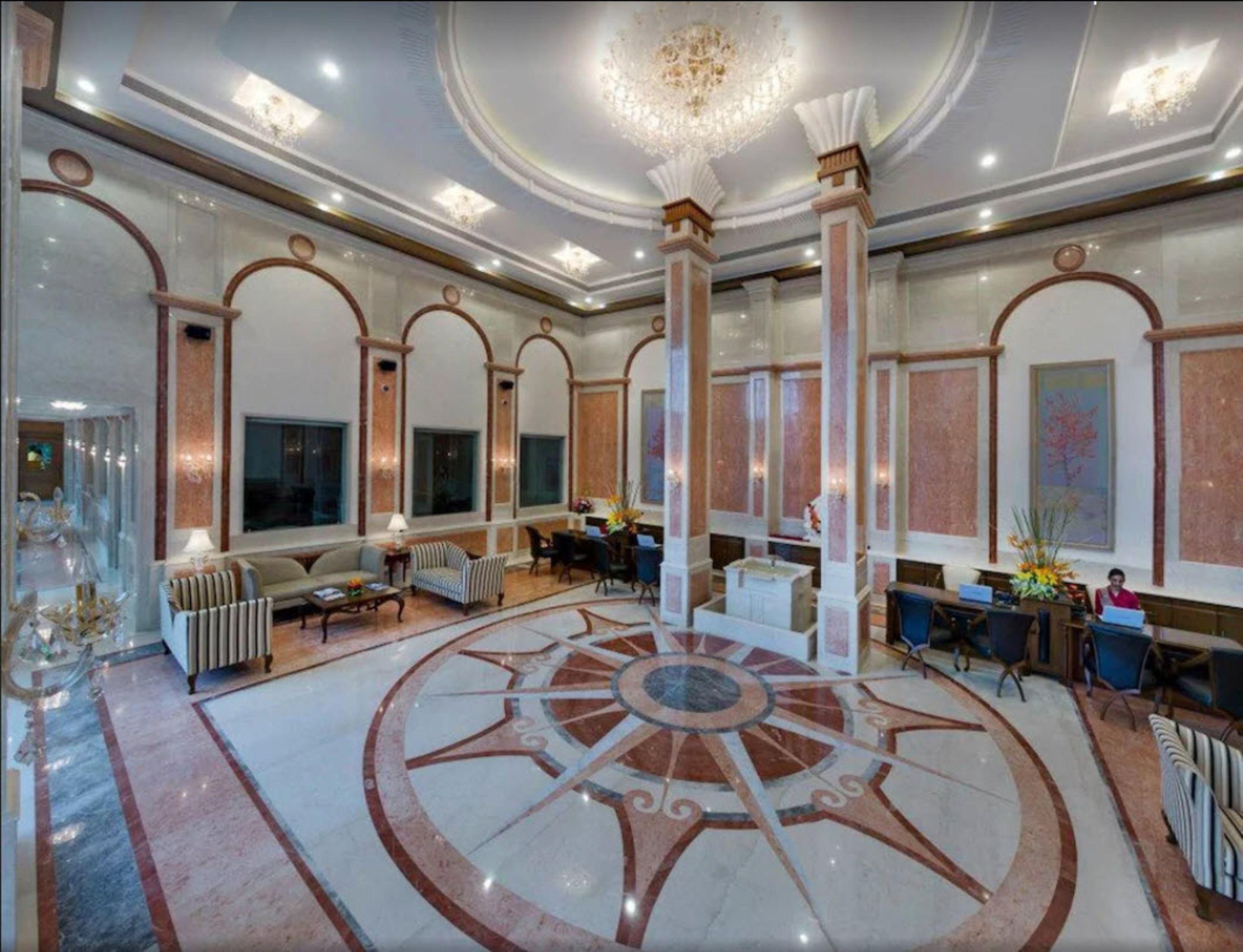 Royal Tulip Navi Hotel 5*