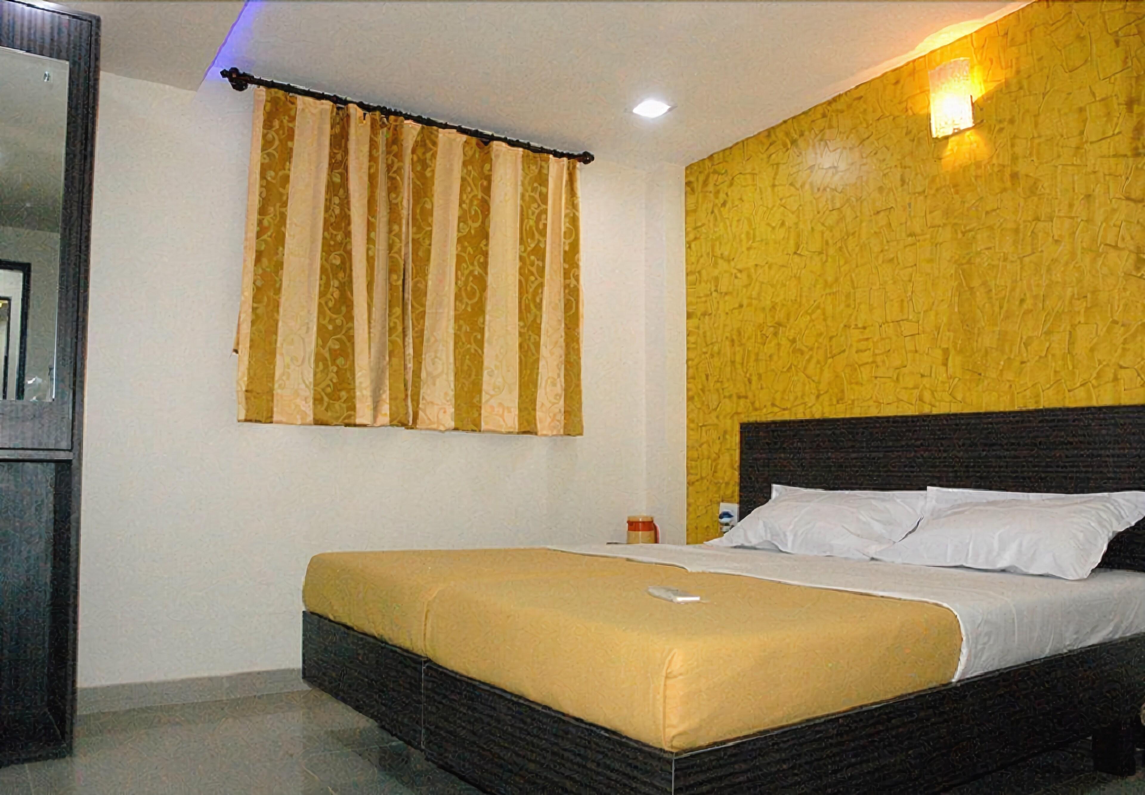 Golden Sagar - Kurla 3*