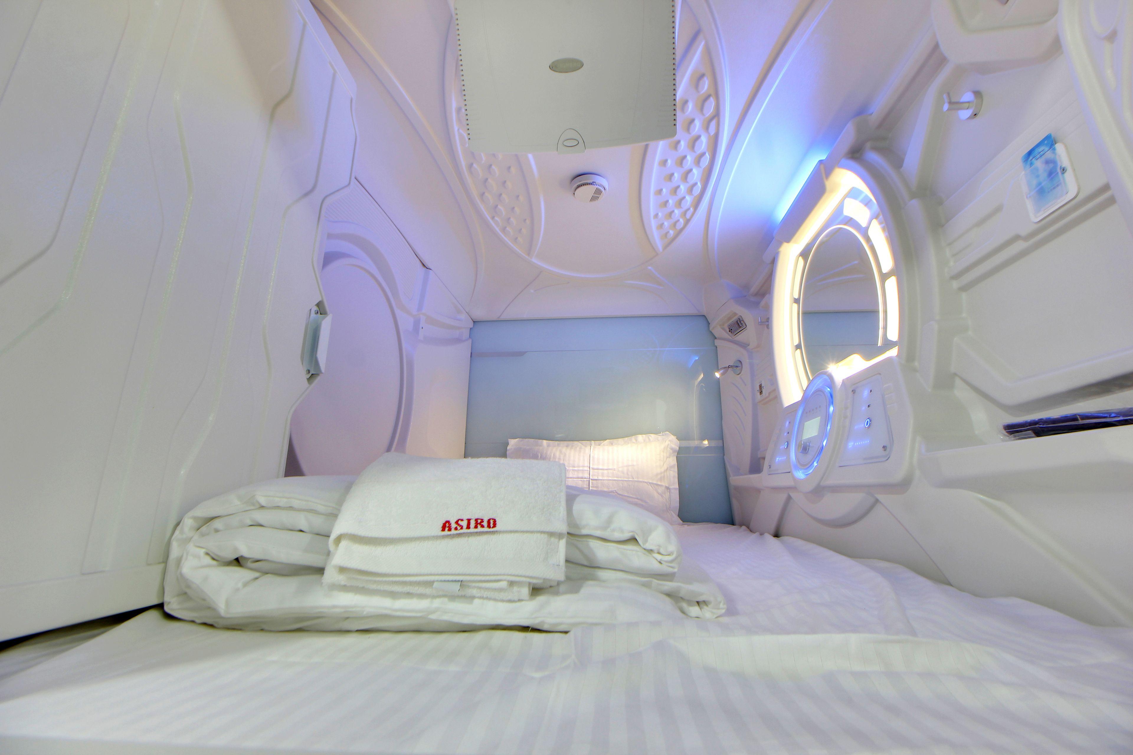 Astropods Airport, Mumbai. 3* Mumbai