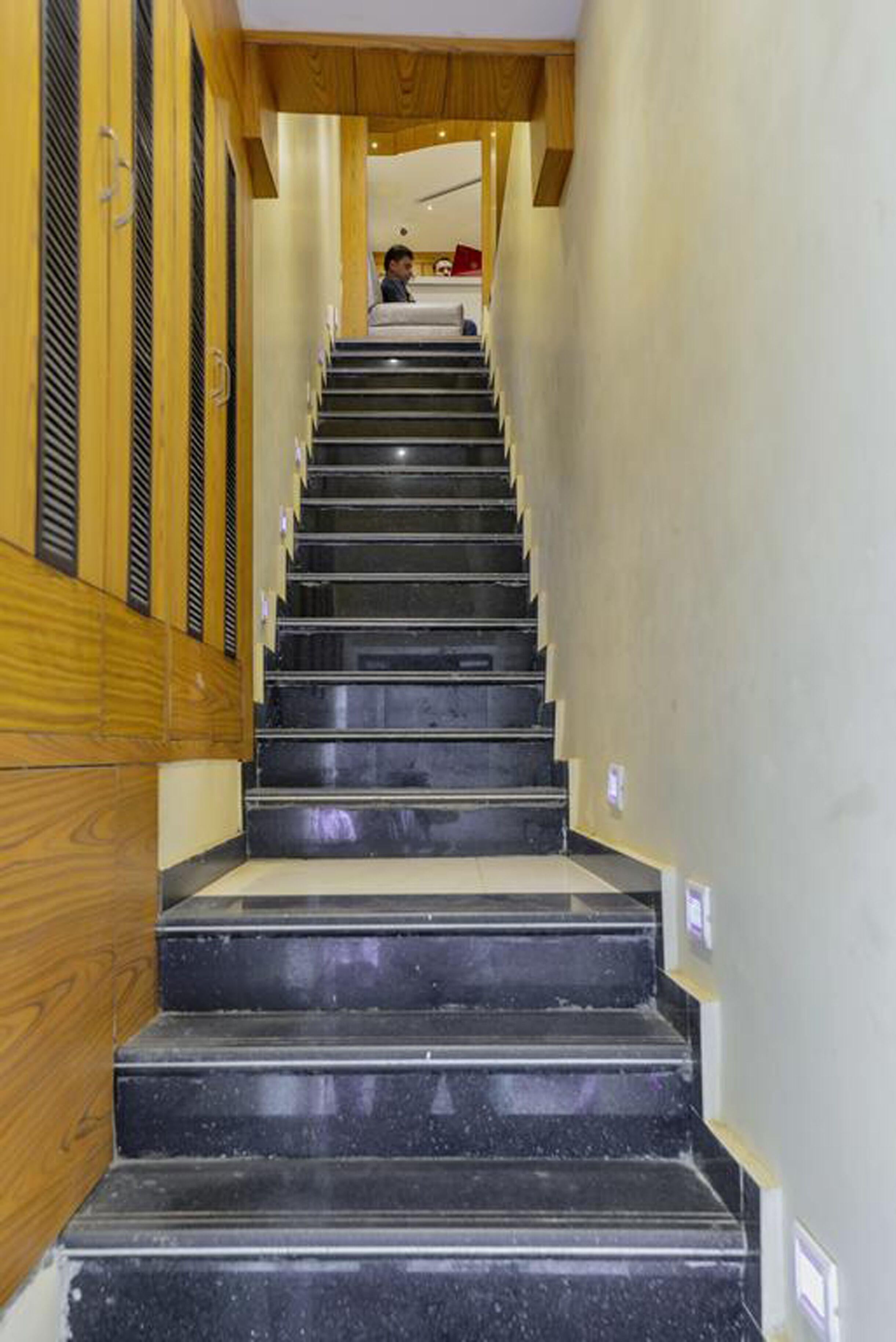 Hotel Residency Park Near Masjid Rly Station South