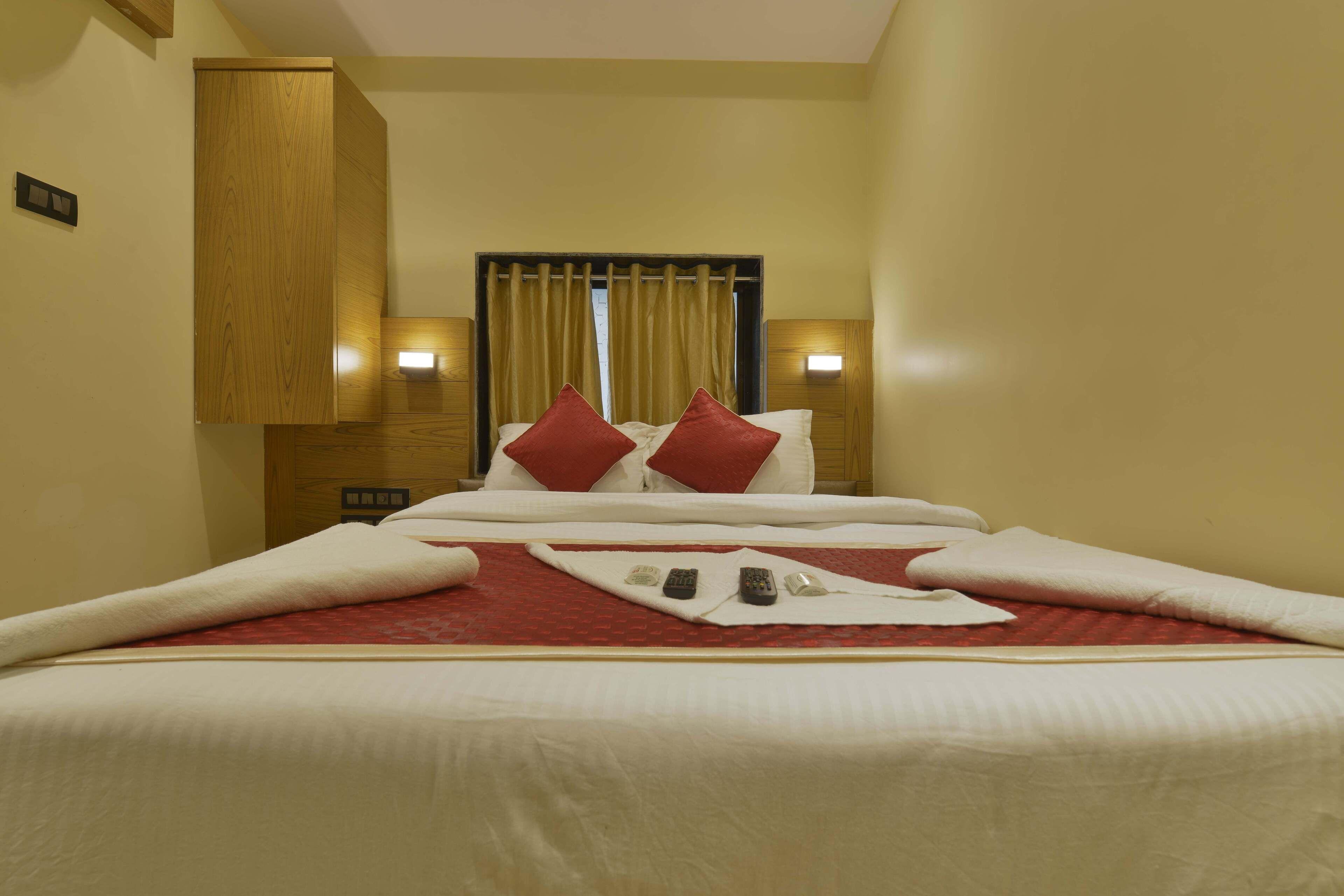 Hotel Residency Park Near Masjid Rly Station South
